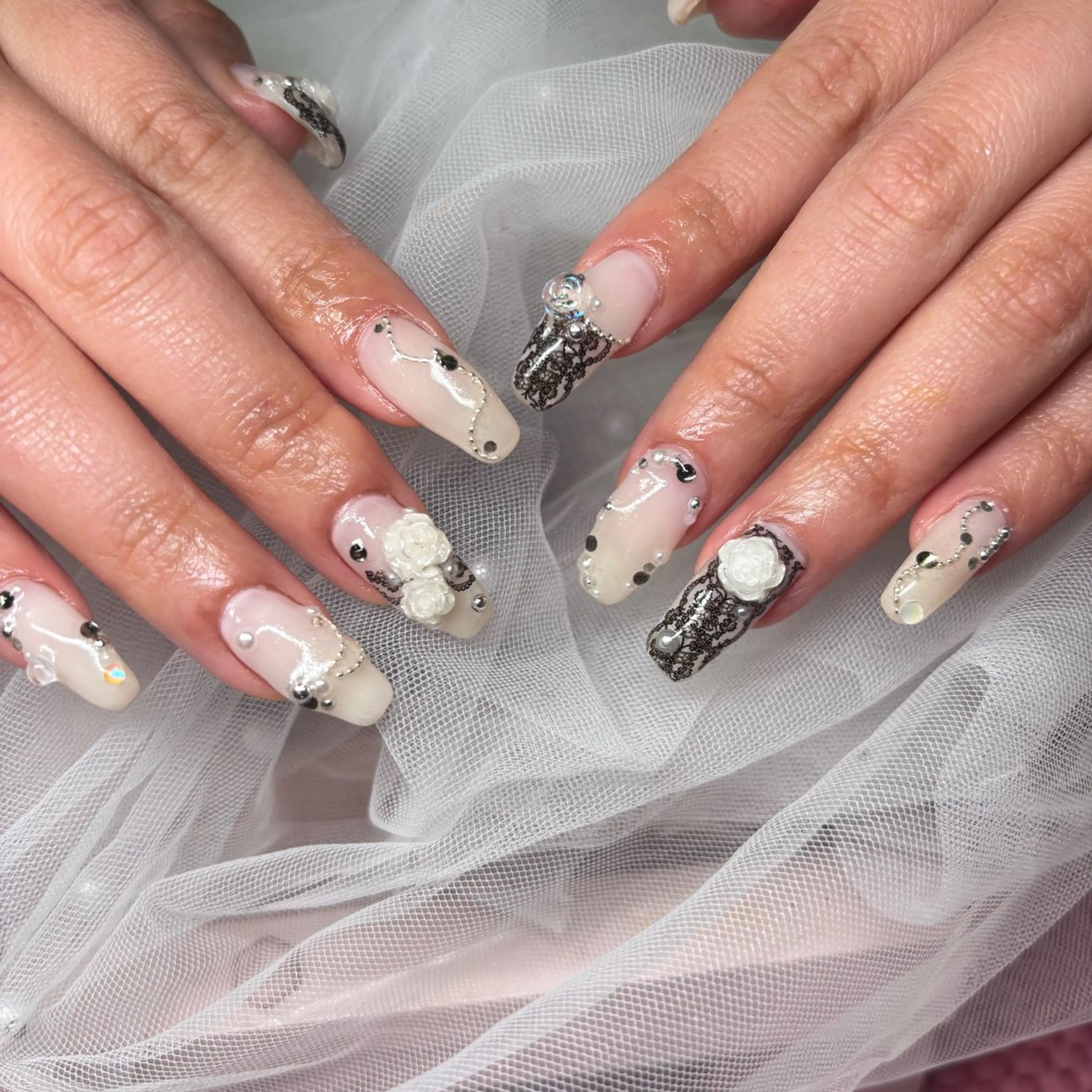 ネイル レース ハンドネイル RE💟N.NAIL ラテン系お姉さんのネイルデザイン