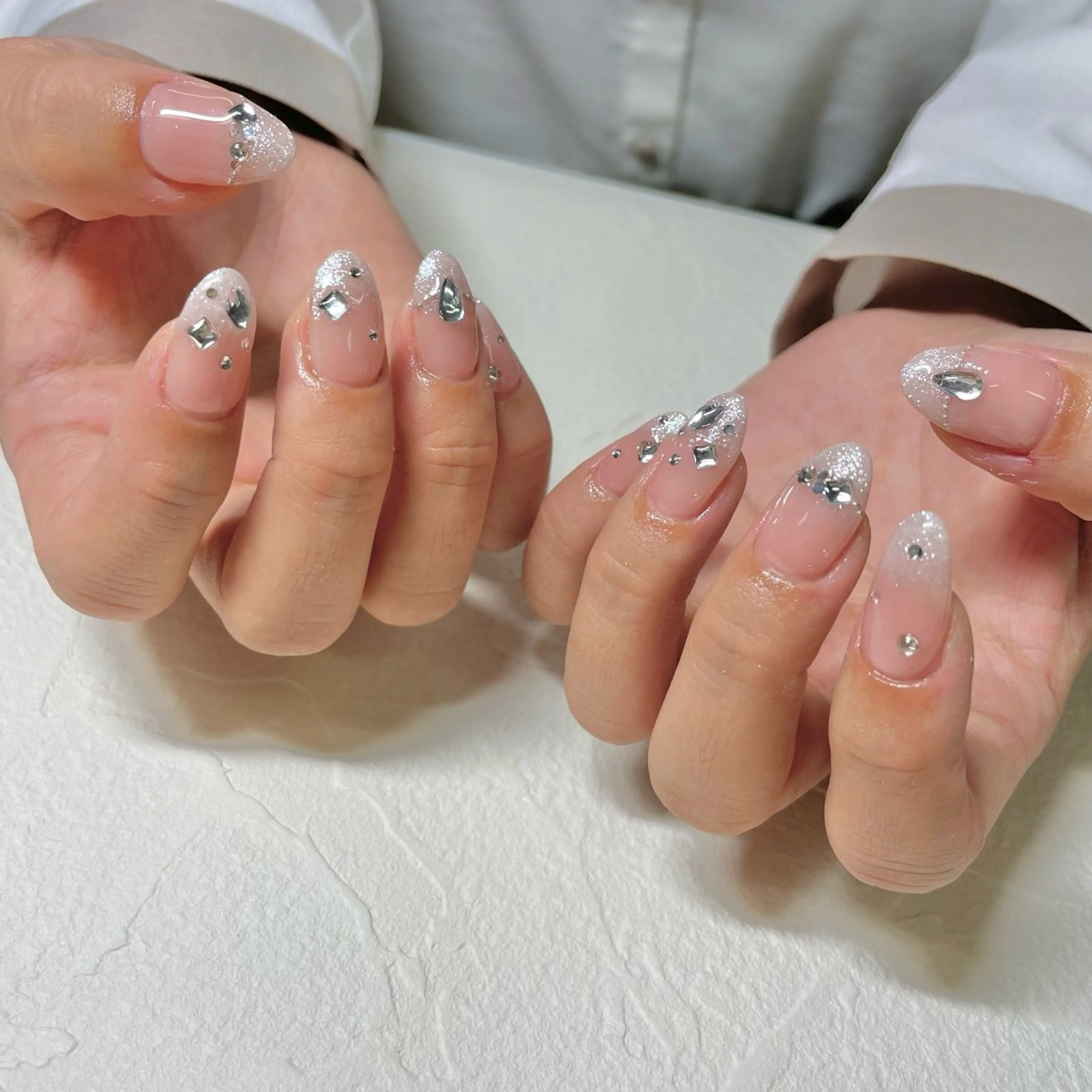 ネイル b'6 by Stir所属・b'6 SAKINAのネイルデザイン