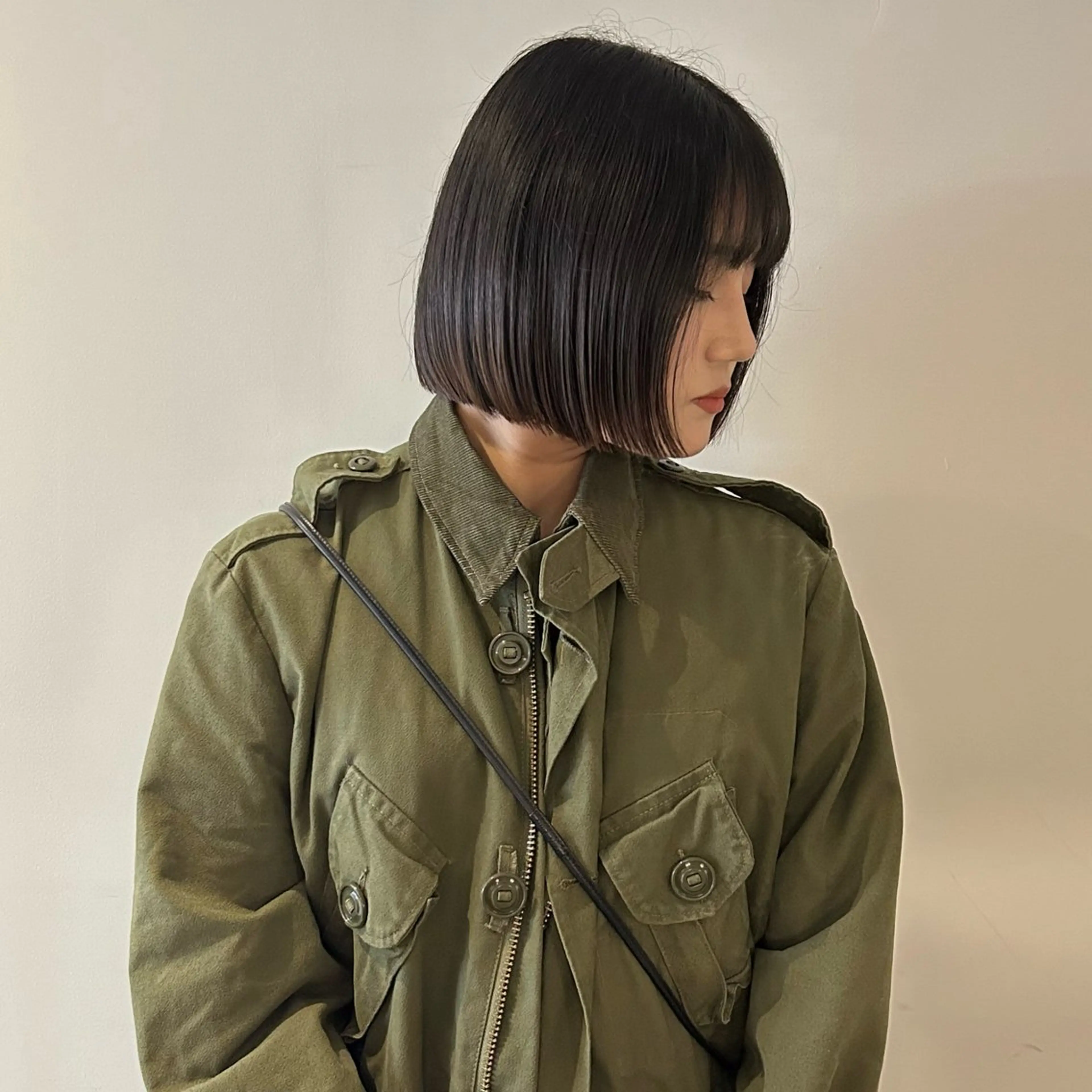 ショート カラー ブリーチ ケアブリーチ 透明感カラー ダブルカラー ブリーチなしカラー nonoka オリーブ/グレージュのヘアスタイル