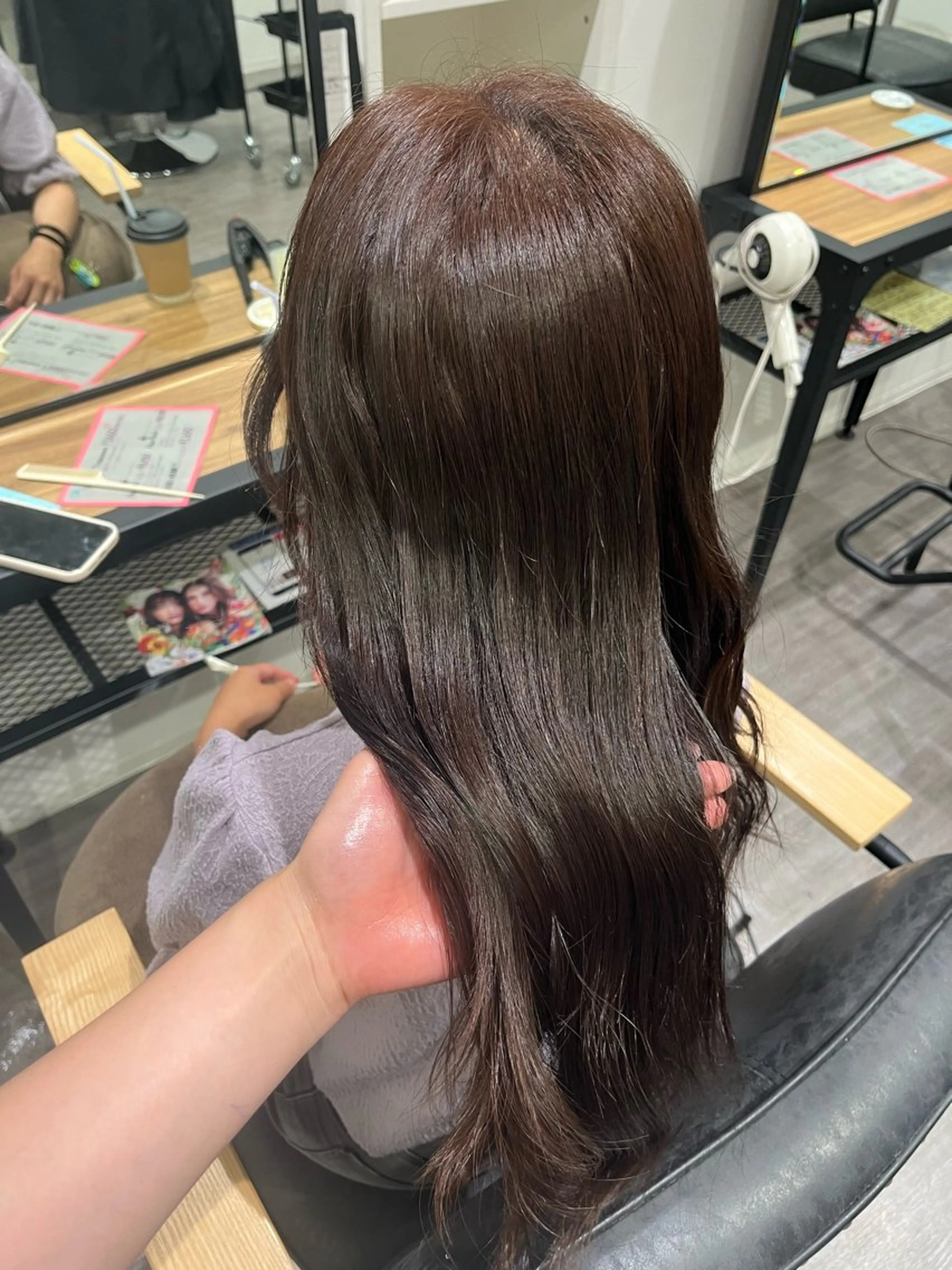 ミディアム カラー ヘアアレンジ グレージュ ピンクカラー ヘアカラー トリートメント cocotte 💟草間紫音💟のヘアスタイル