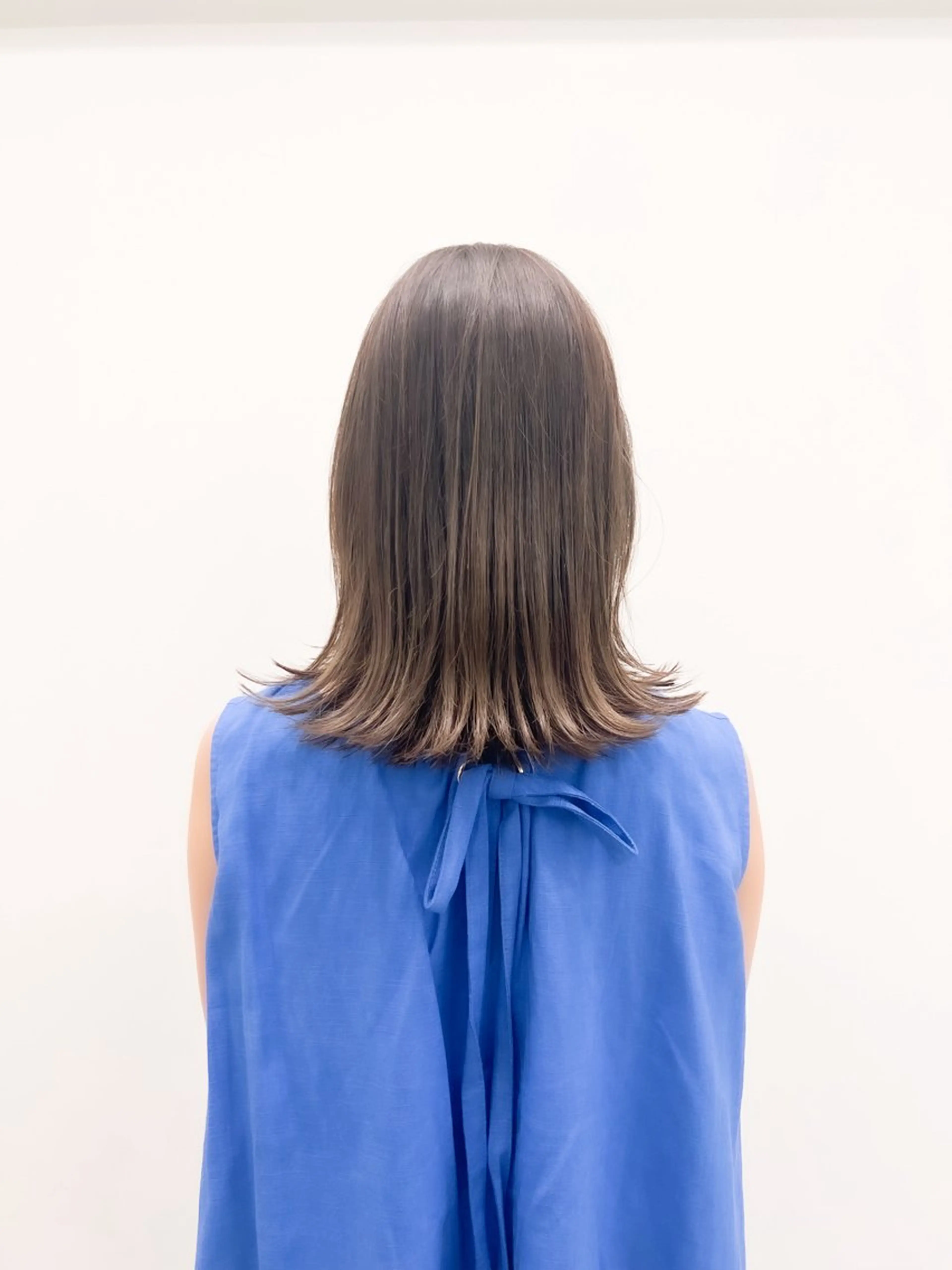 ミディアム カラー ブリーチ 透明感カラー グレージュ ハイライトカラー ハイトーンカラー 似合わせカット🫧 /パーマRINAのヘアスタイル