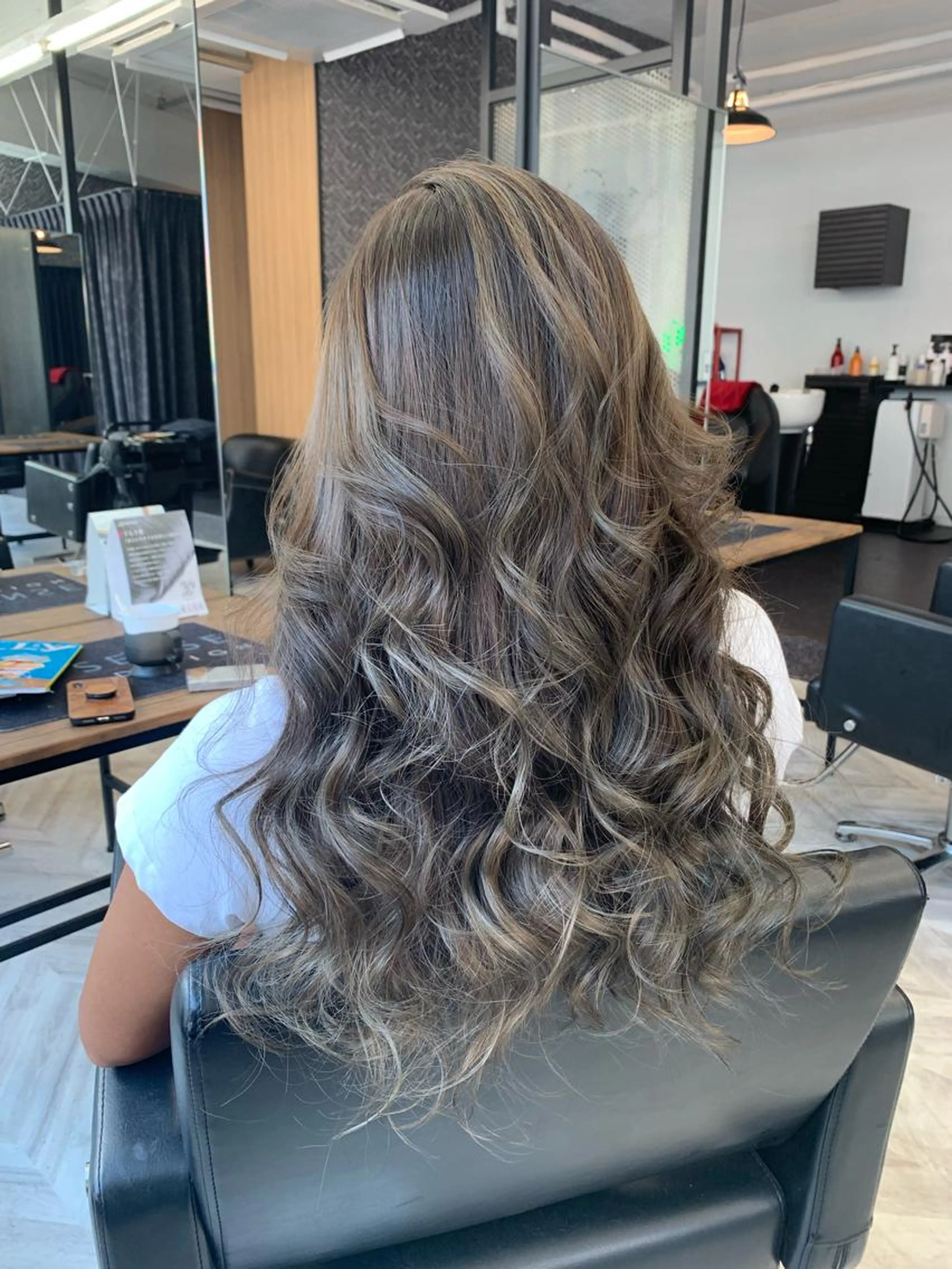 🦋カラー＋シールエクステ80枚(胸下​〜​腰の長さ)🦋エクのカット付きの写真