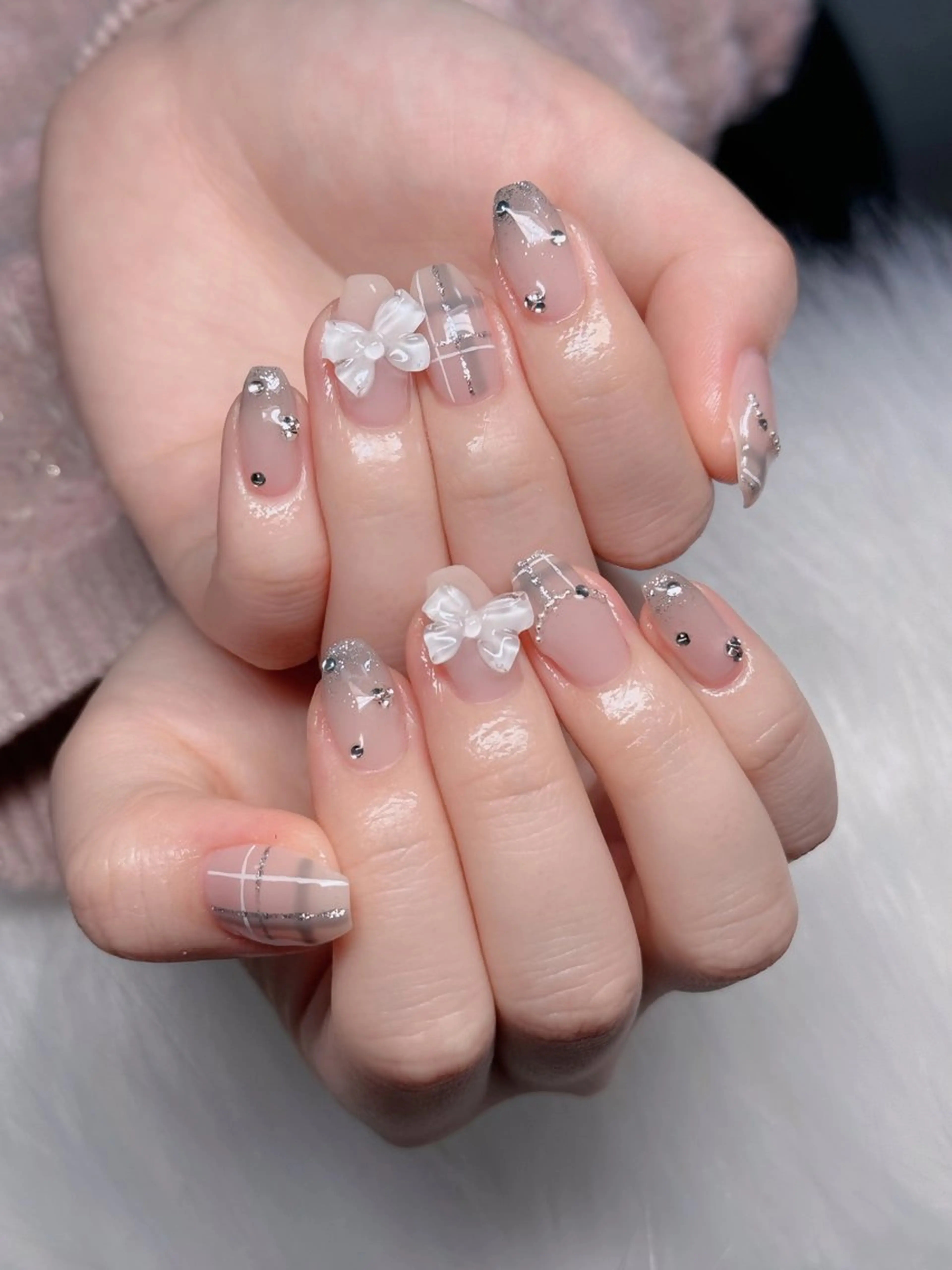 ネイル オーロラネイル フレンチネイル ジェルネイル ハロウィン キラキラネイル ハンドネイル H.baby Nail Salonのネイルデザイン