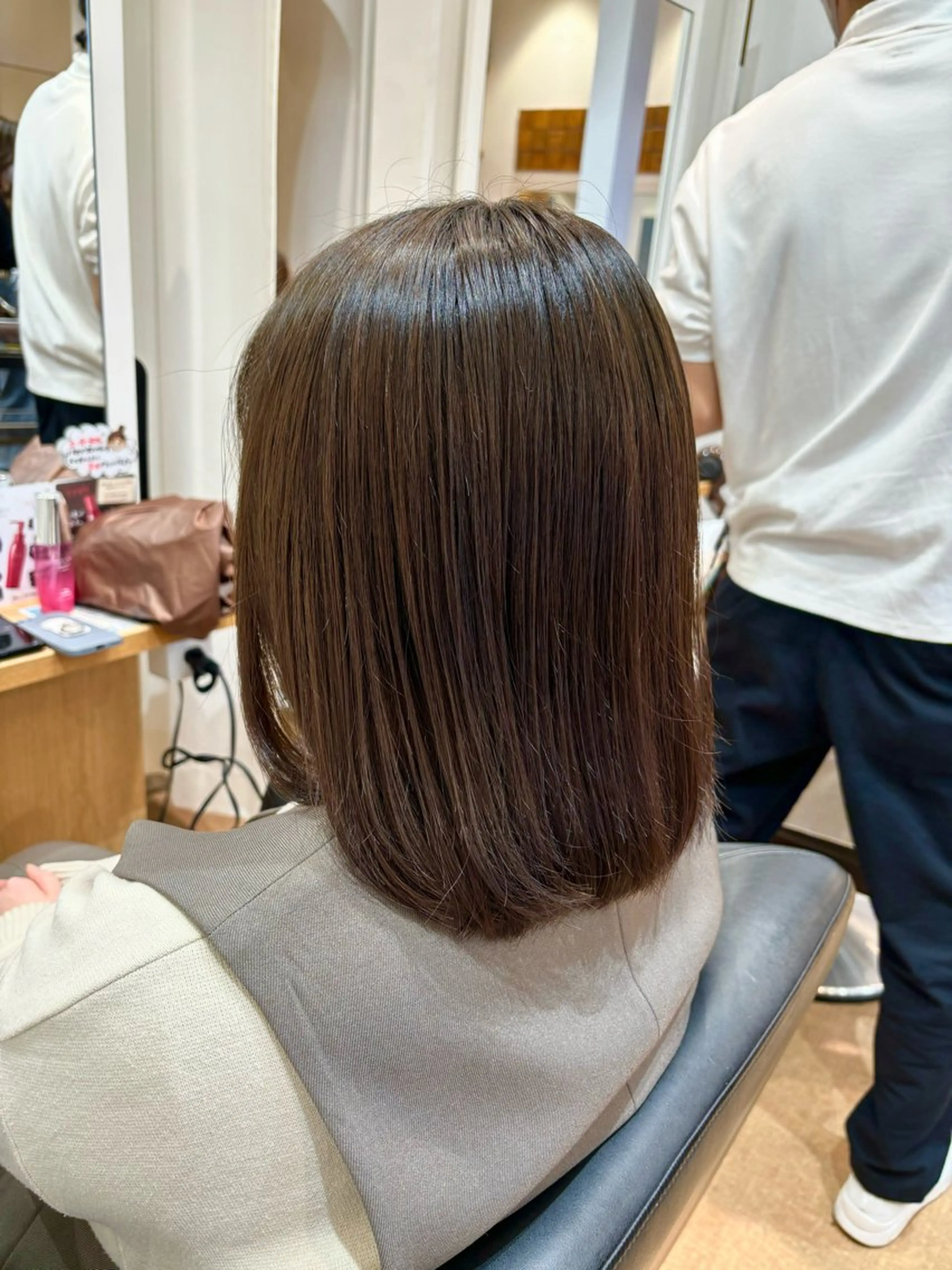 ミディアム カラー アッシュ イヤリングカラー イルミナカラー ボブ 縮毛矯正 カット ヘアカラー トリートメント 秋山知穂🌸縮毛矯正 ショートお任せ🌸のヘアスタイル