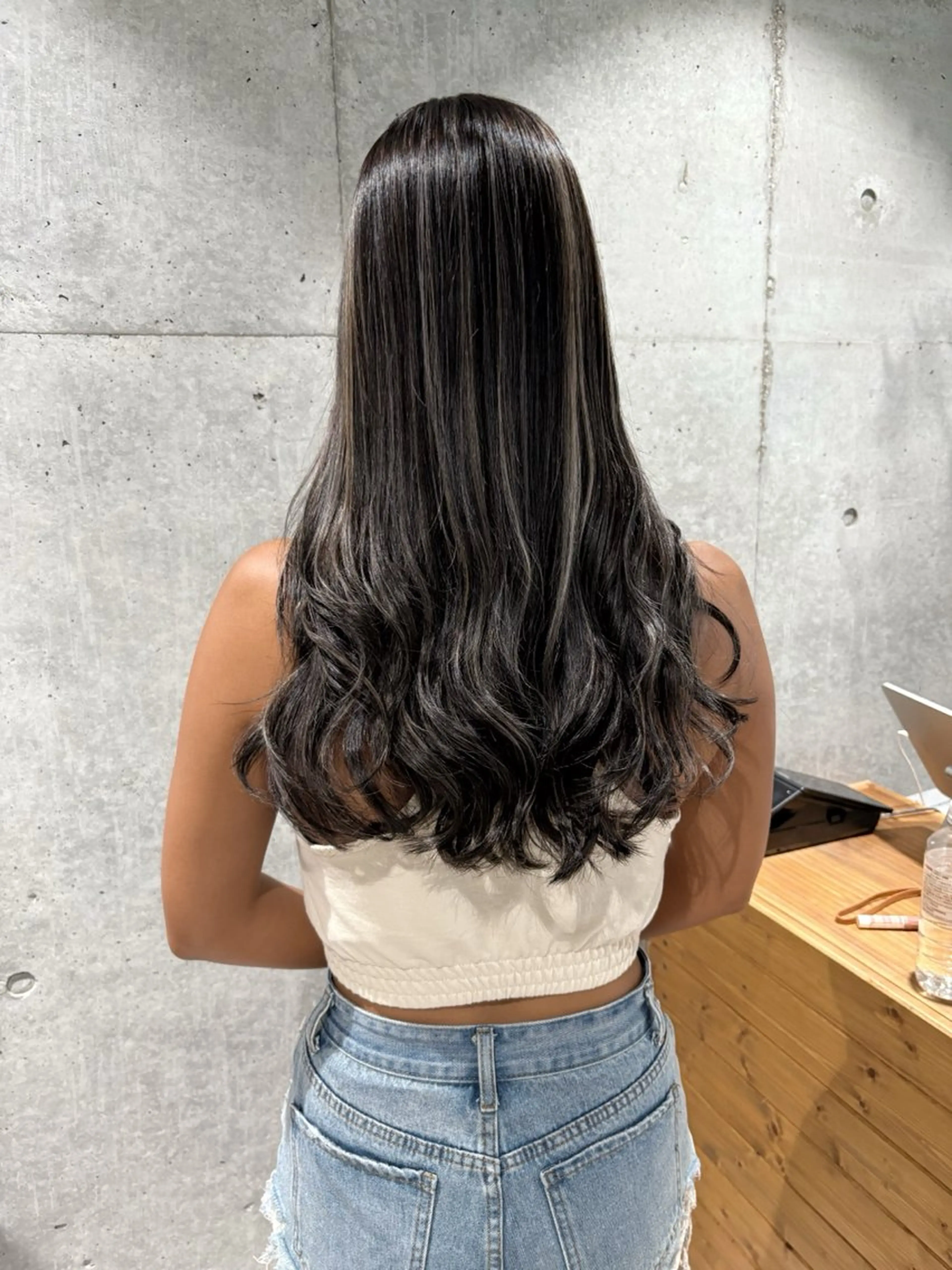 ロング カラー アッシュ アッシュグレー ブリーチ ケアブリーチ ハイライトカラー カット ヘアカラー ボブ/ハイトーン 立川loose 下田のヘアスタイル