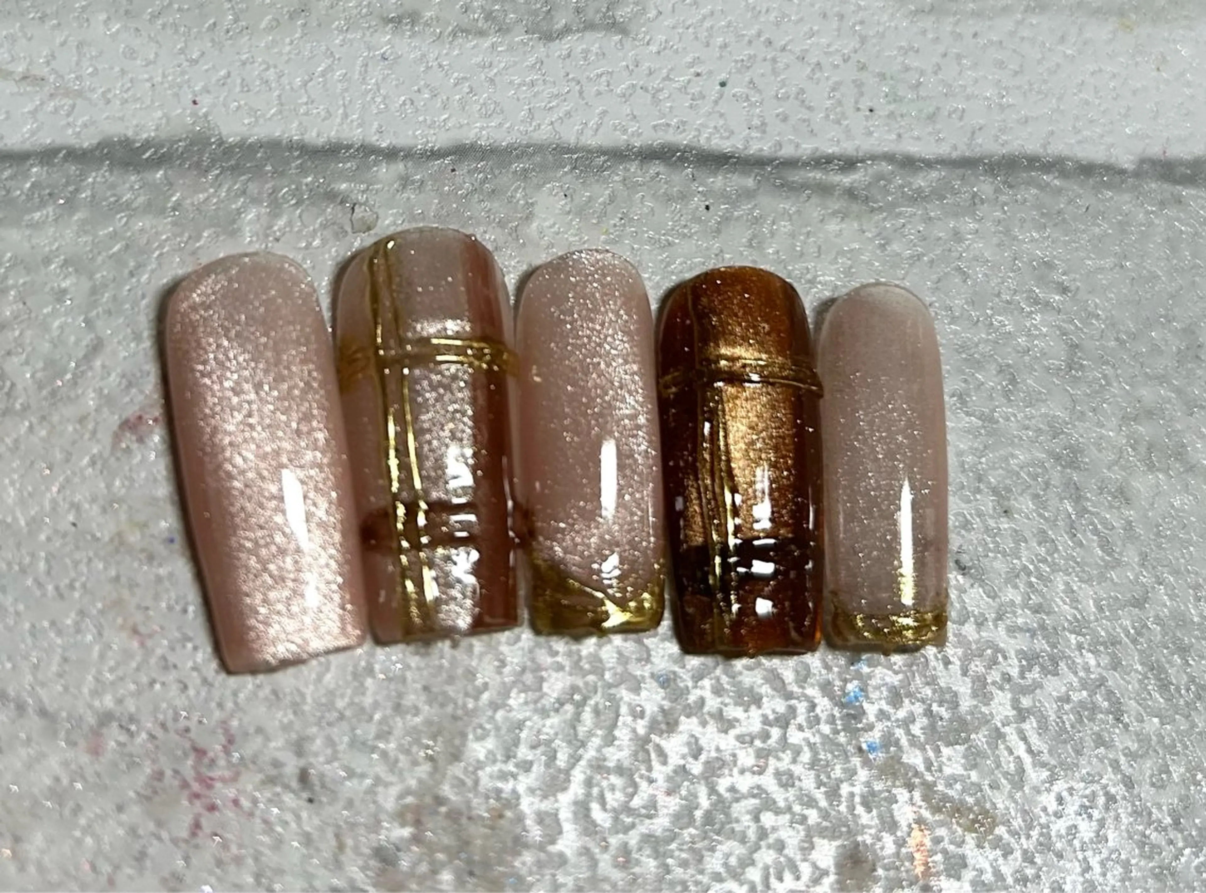 ミディアム ハンドネイル 2dy所属・2DY NAIL SALONのネイルデザイン