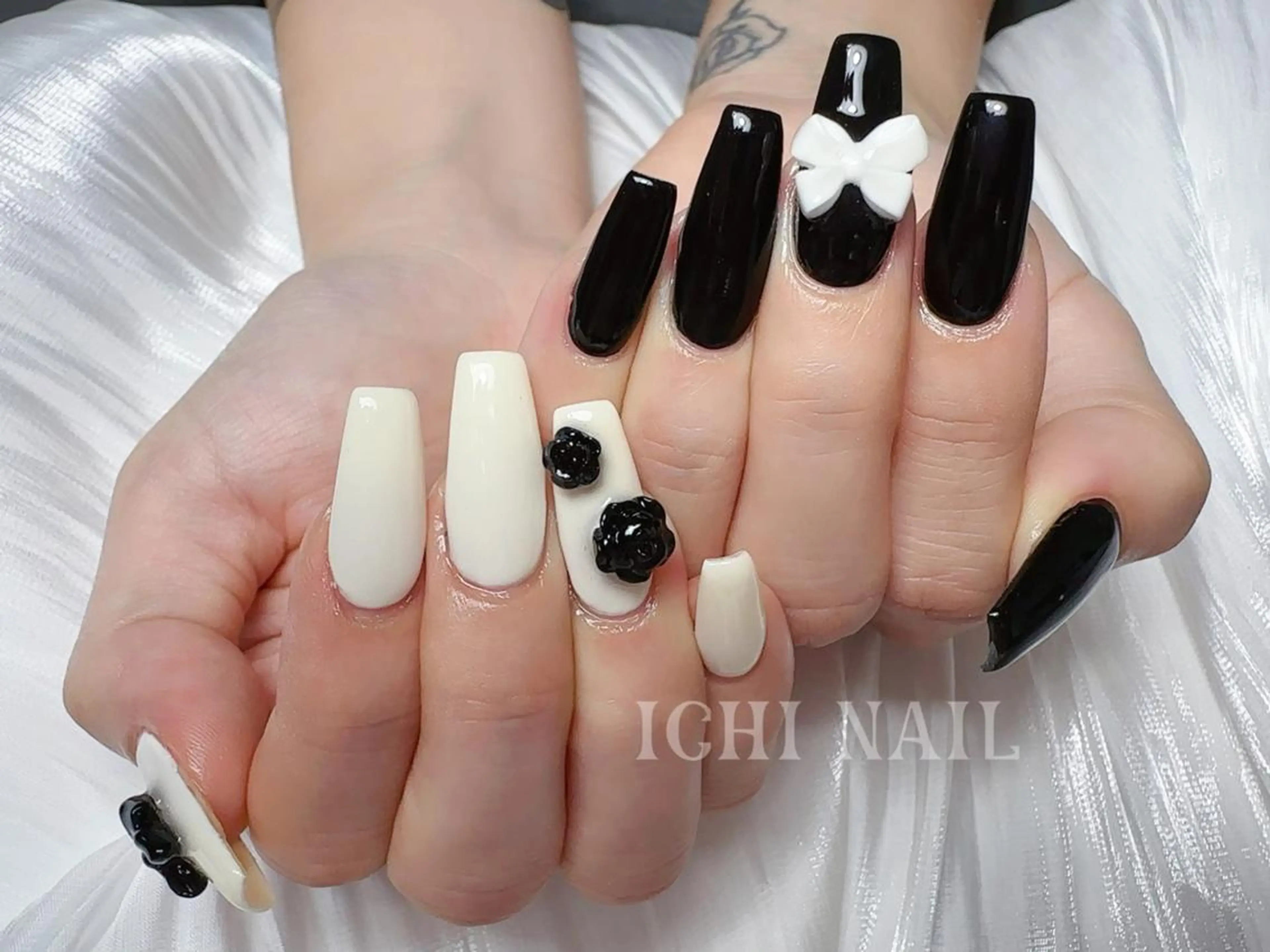 🍥チップ長さだしワンカラー➕2個大きいパーツ🍄の写真