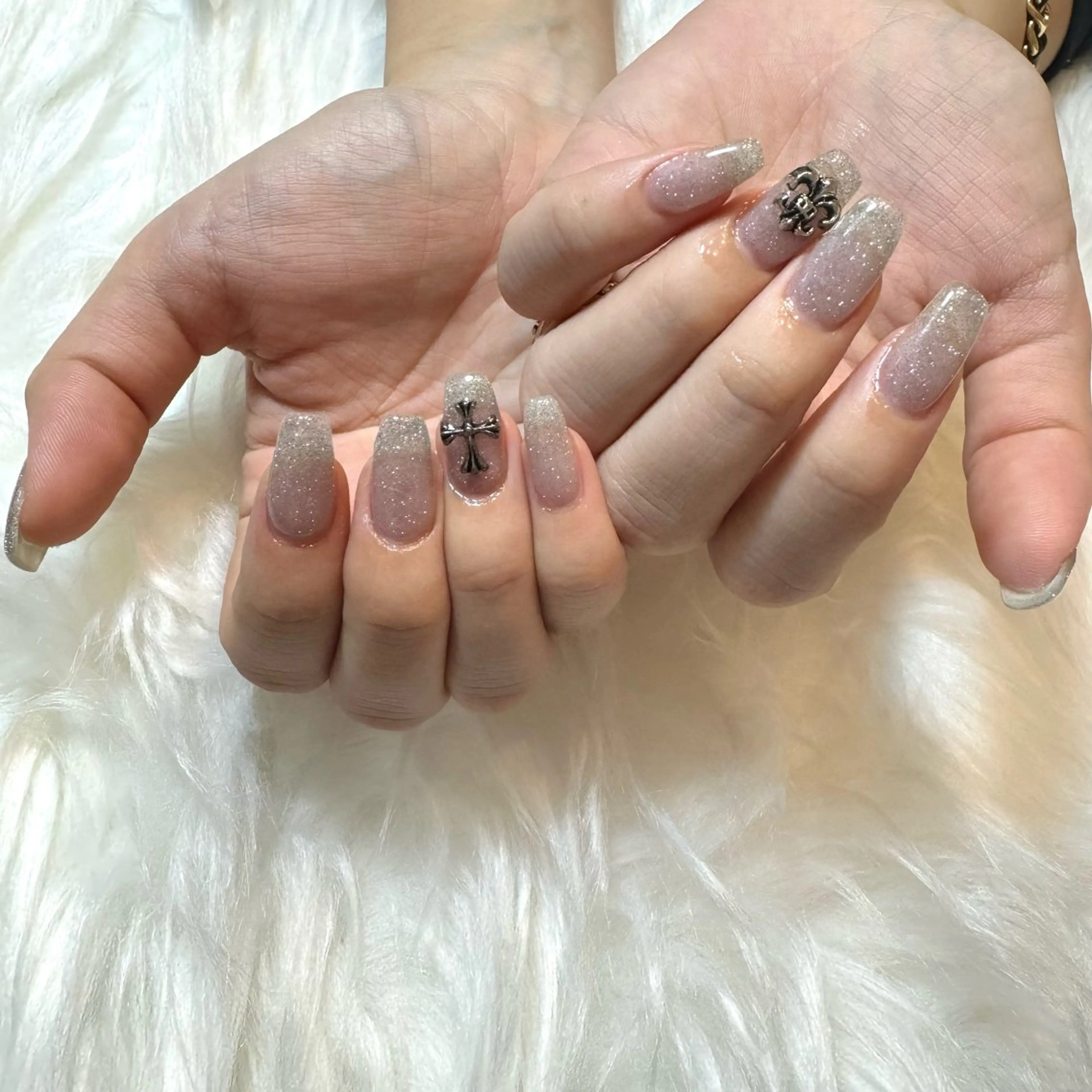 ネイル Aulu'bネイル ボディージュエリーのネイルデザイン