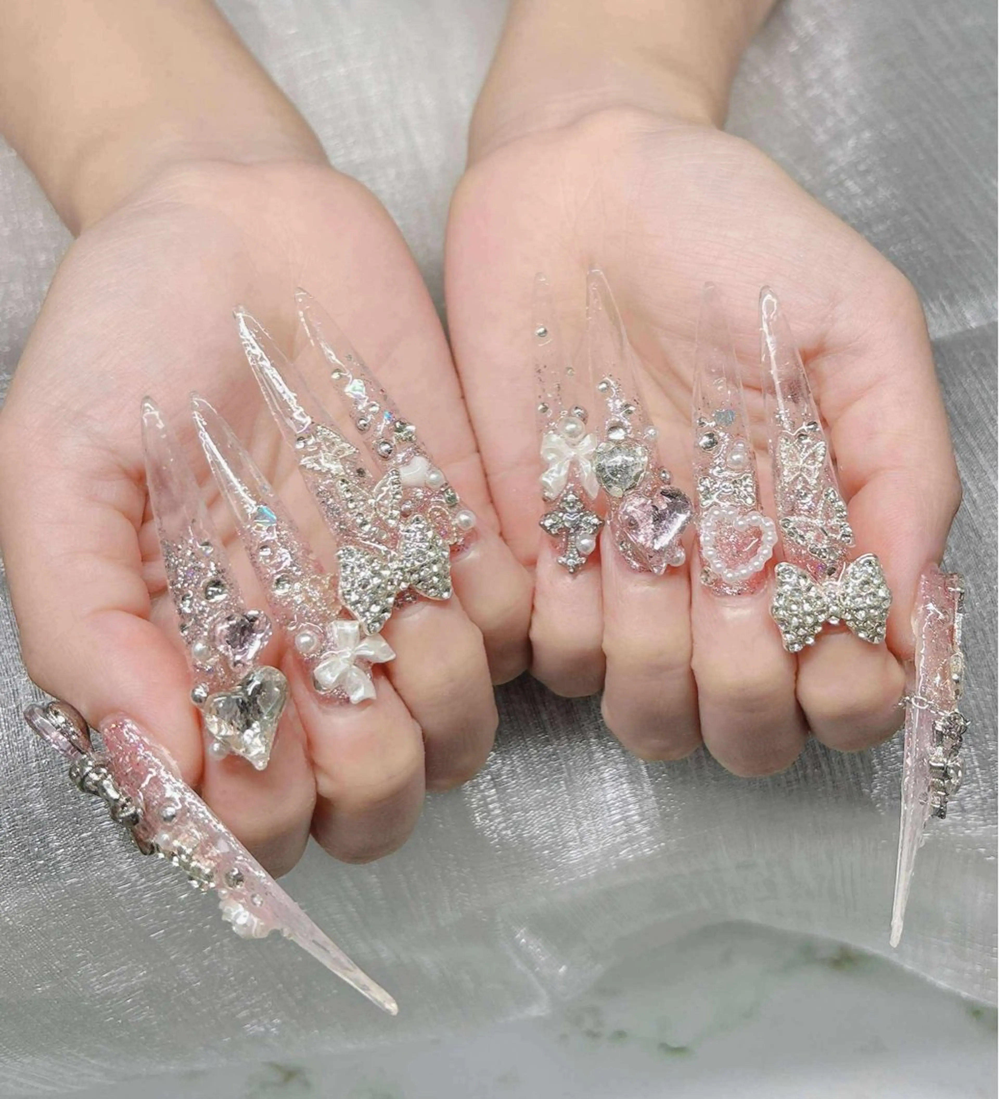 ネイル 長さ出し グラデーション 卒業式 キラキラネイル マグネットネイル ハンドネイル Lee Nailsのネイルデザイン