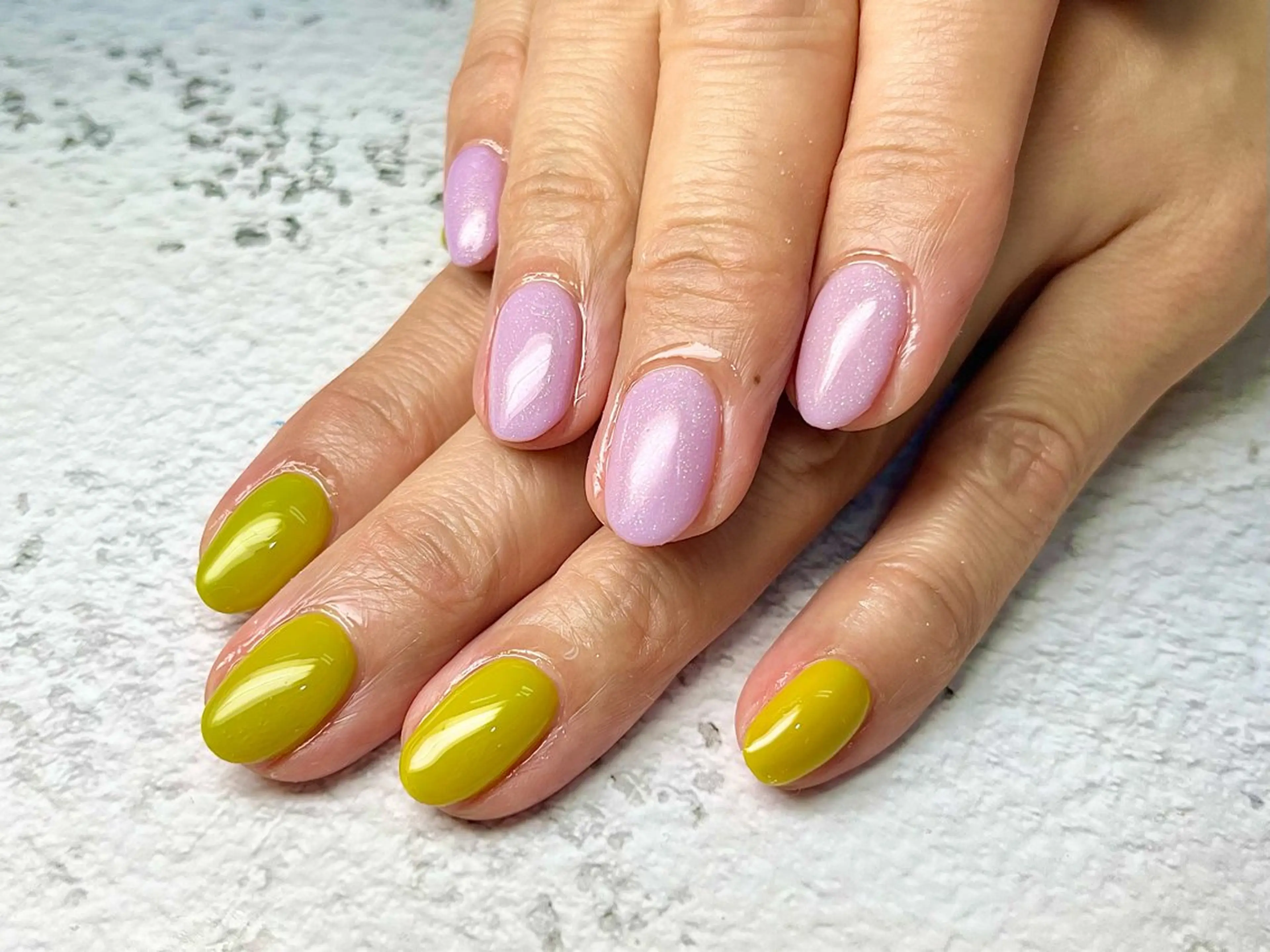 ネイル ラメ(グリッター) ピスタチオネイル パープル Queen nail 北堀江 ASUKAのネイルデザイン