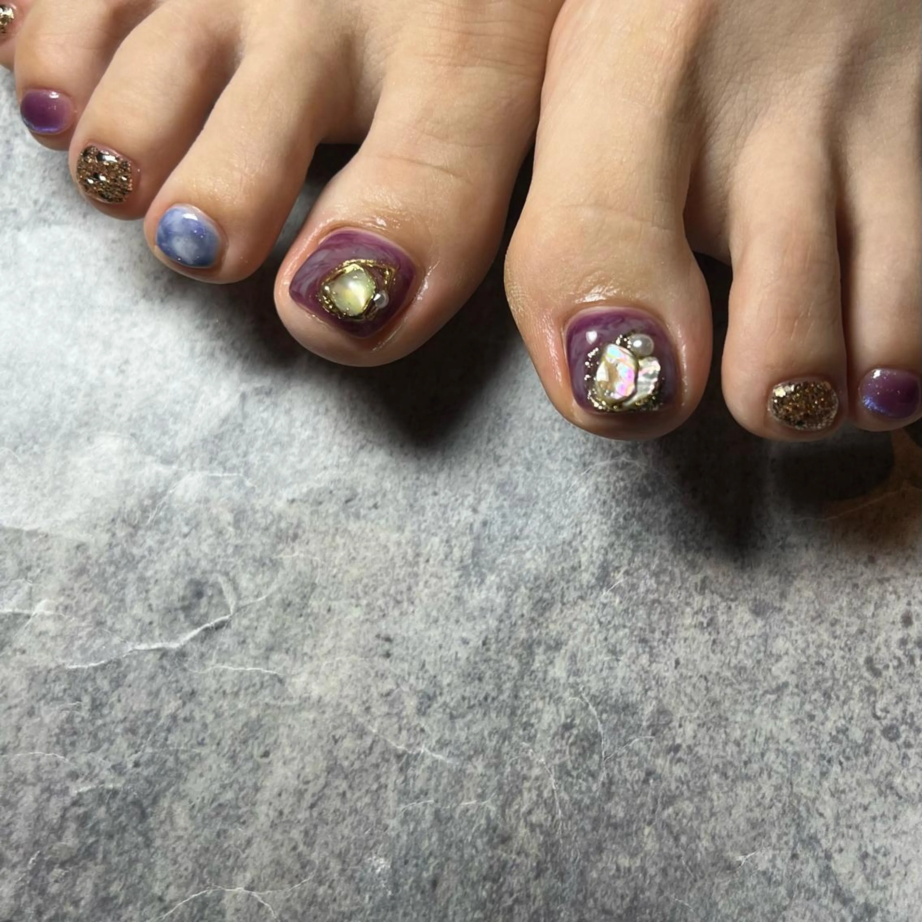 ネイル ニュアンスネイル 𝐫𝐚𝐢 𝐧𝐚𝐢𝐥のネイルデザイン