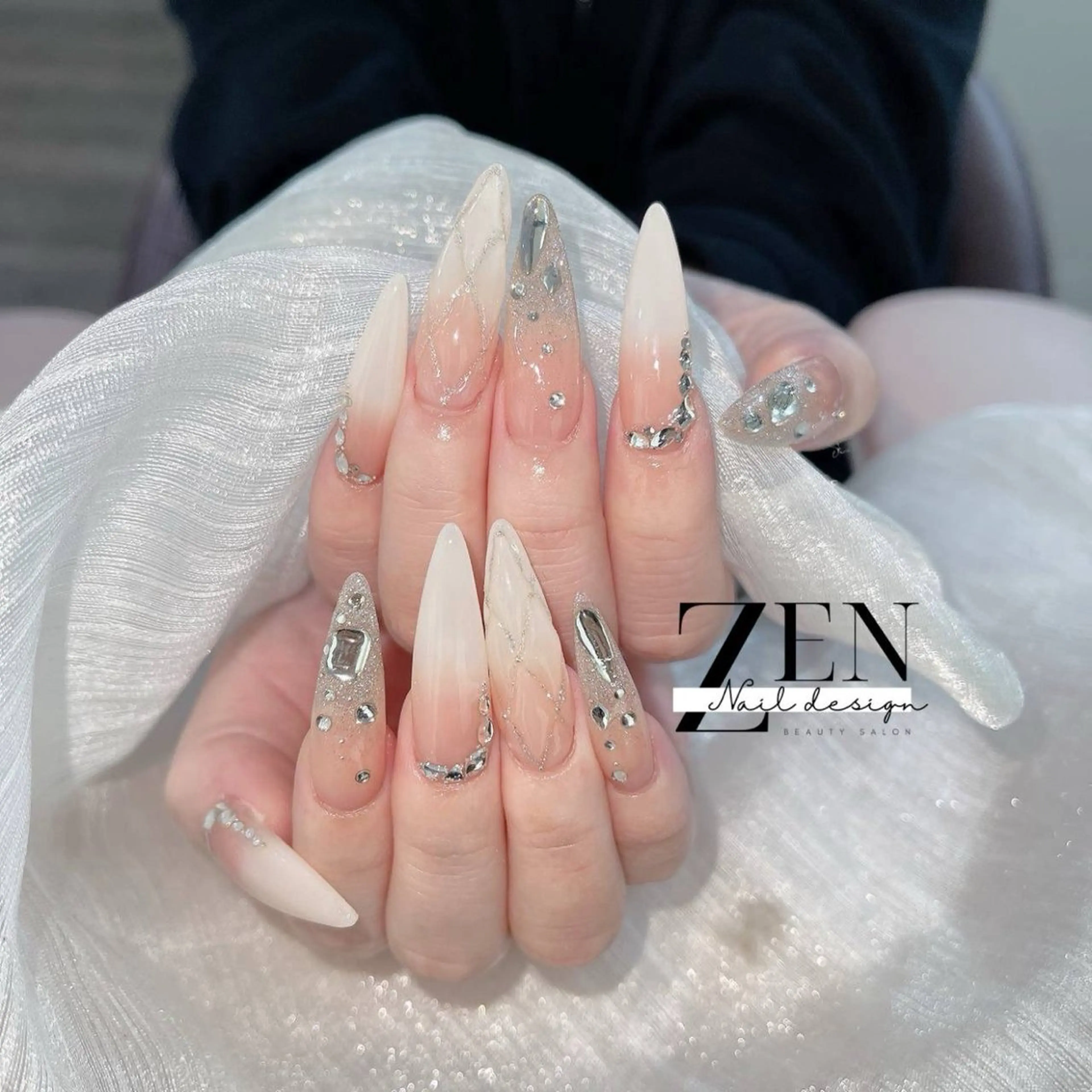 ネイル チークネイル 長さ出し フレンチネイル 韓国ネイル マグネットネイル ハンドネイル Zen Nail Design 池袋のネイルデザイン