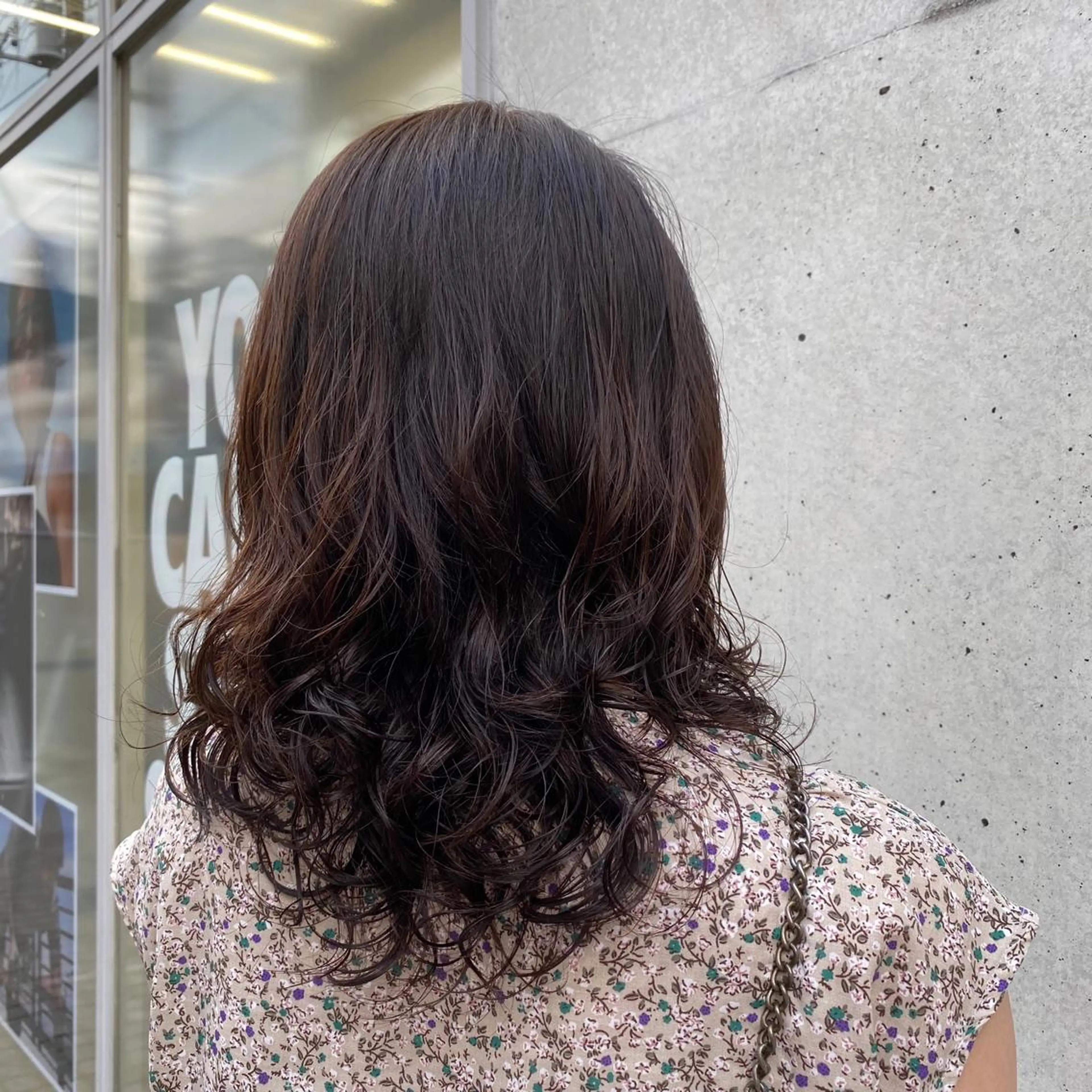 セミロング カラー パーマ かりん 🤍のヘアスタイル