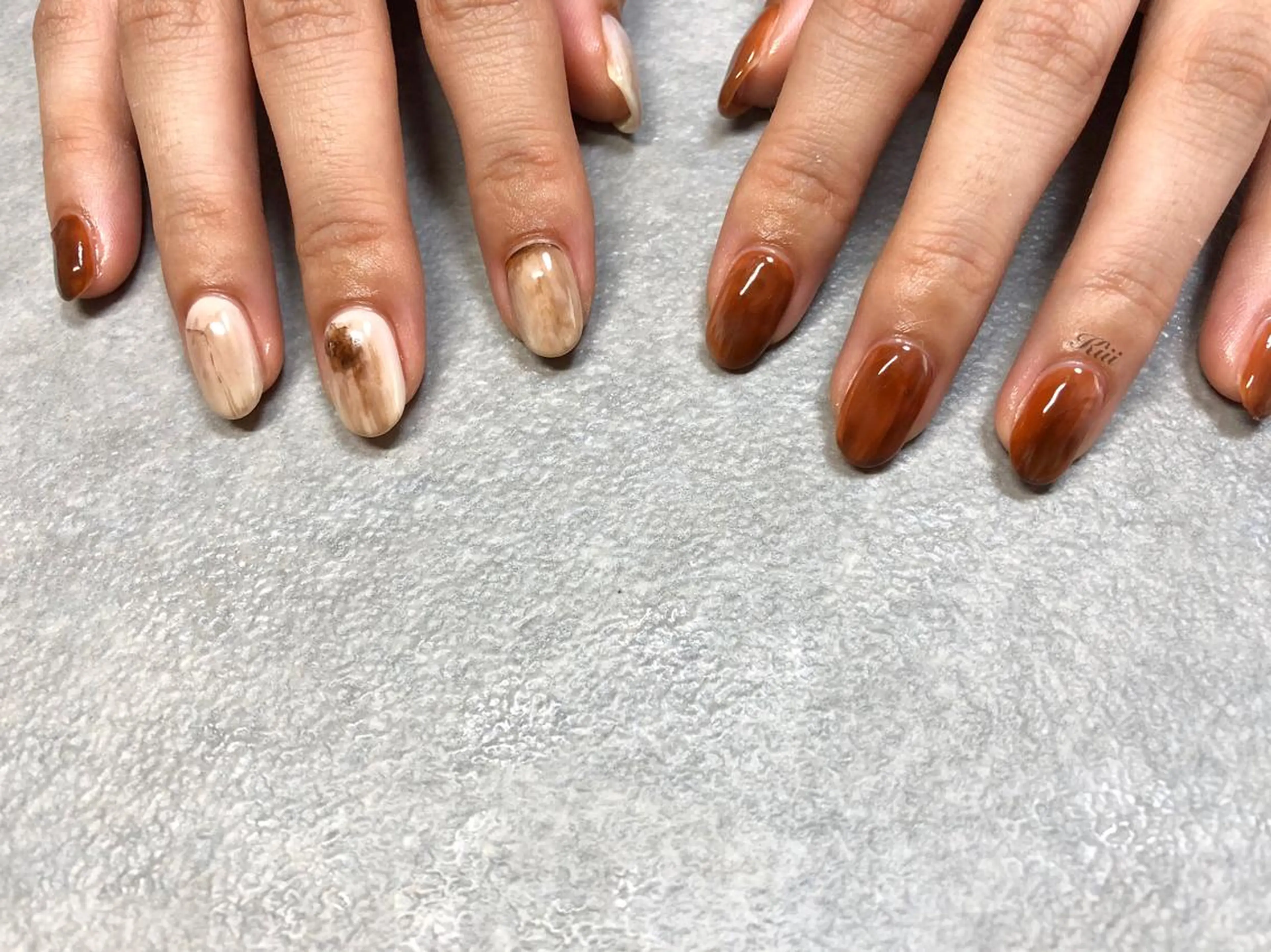 ネイル ブラウン ハンドネイル フットネイル kiii.__ ✴︎*のネイルデザイン