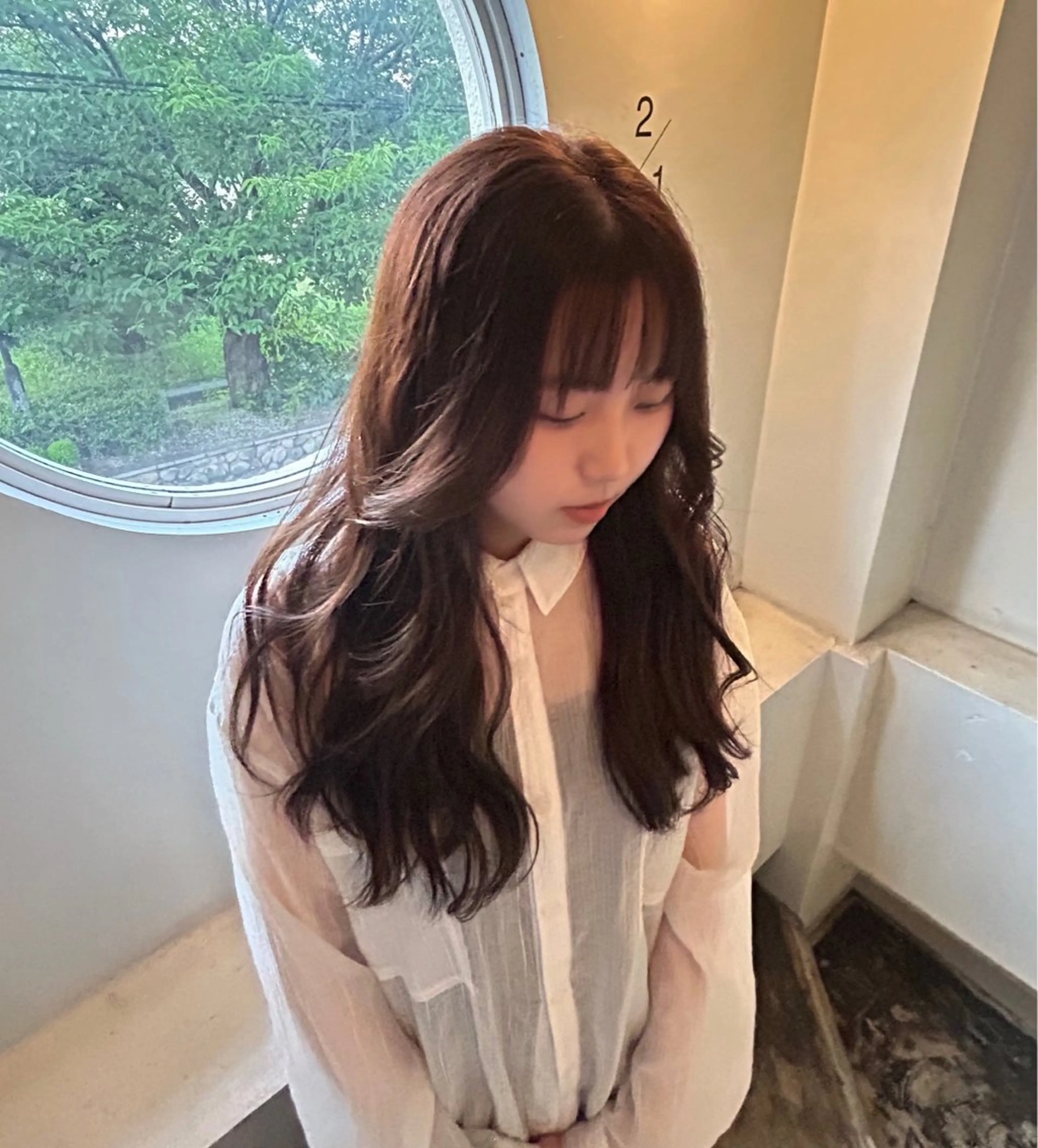 ロング lanugo サヤカのヘアスタイル