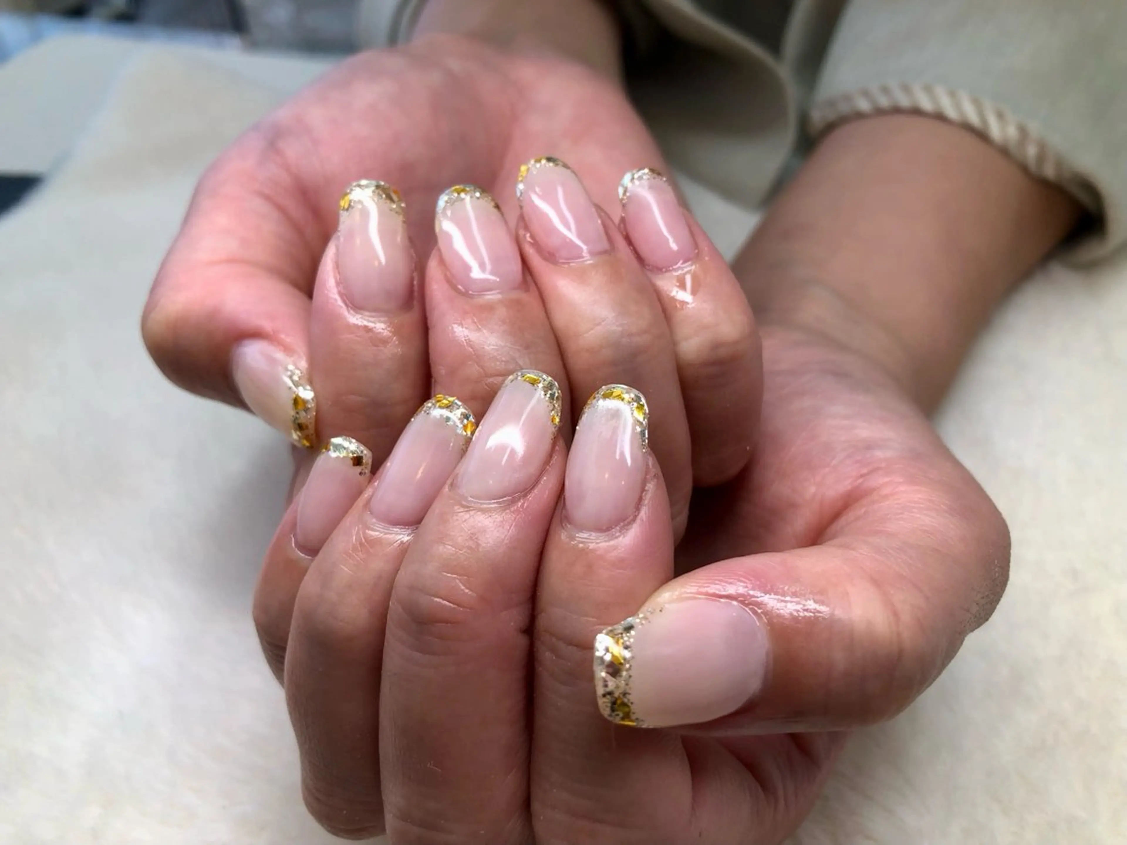 ネイル フレンチネイル ガラスフレンチ キラキラネイル ハンドネイル ハンドケア 心斎橋Salon Epokkuのネイルデザイン