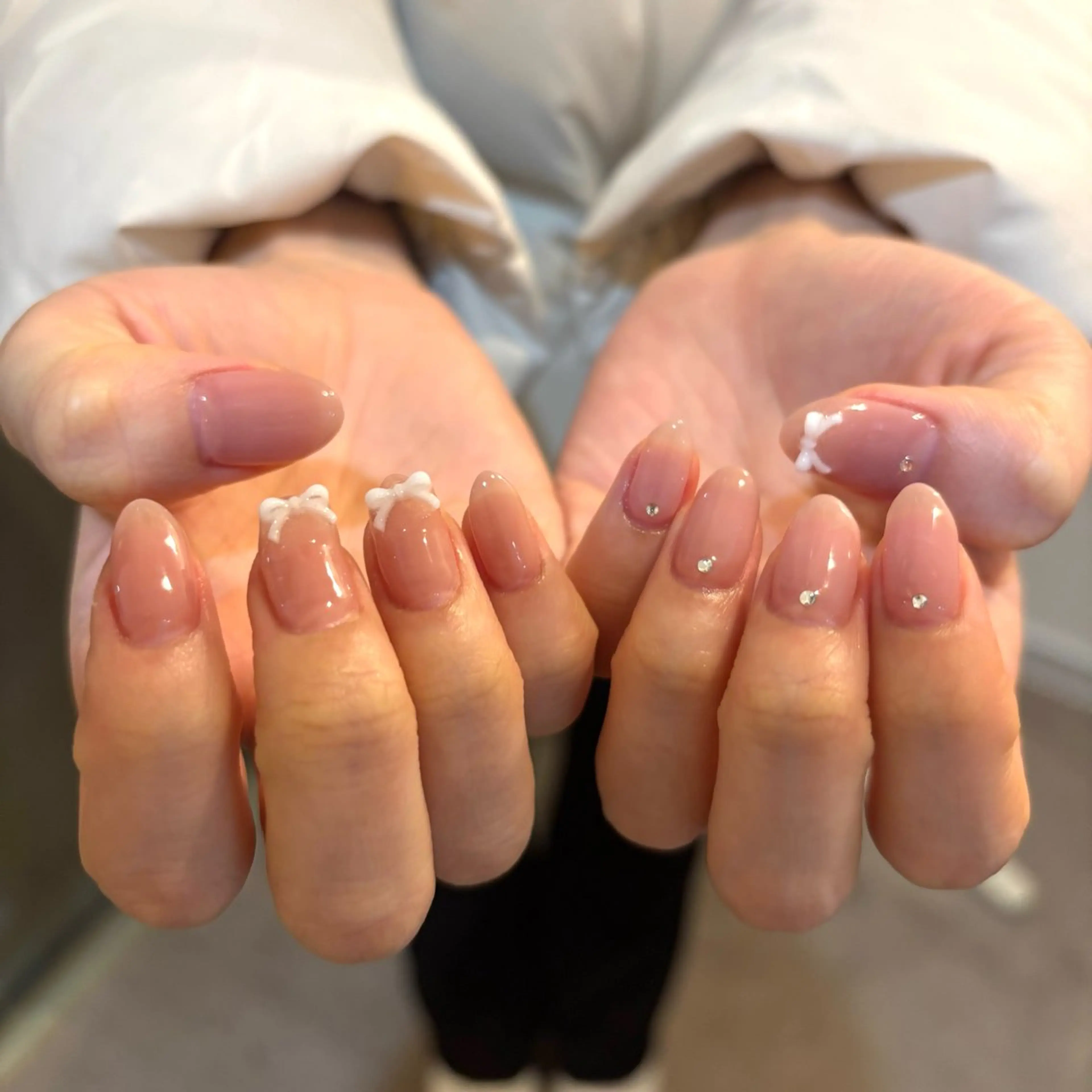 ミディアム Lesest akariのネイルデザイン