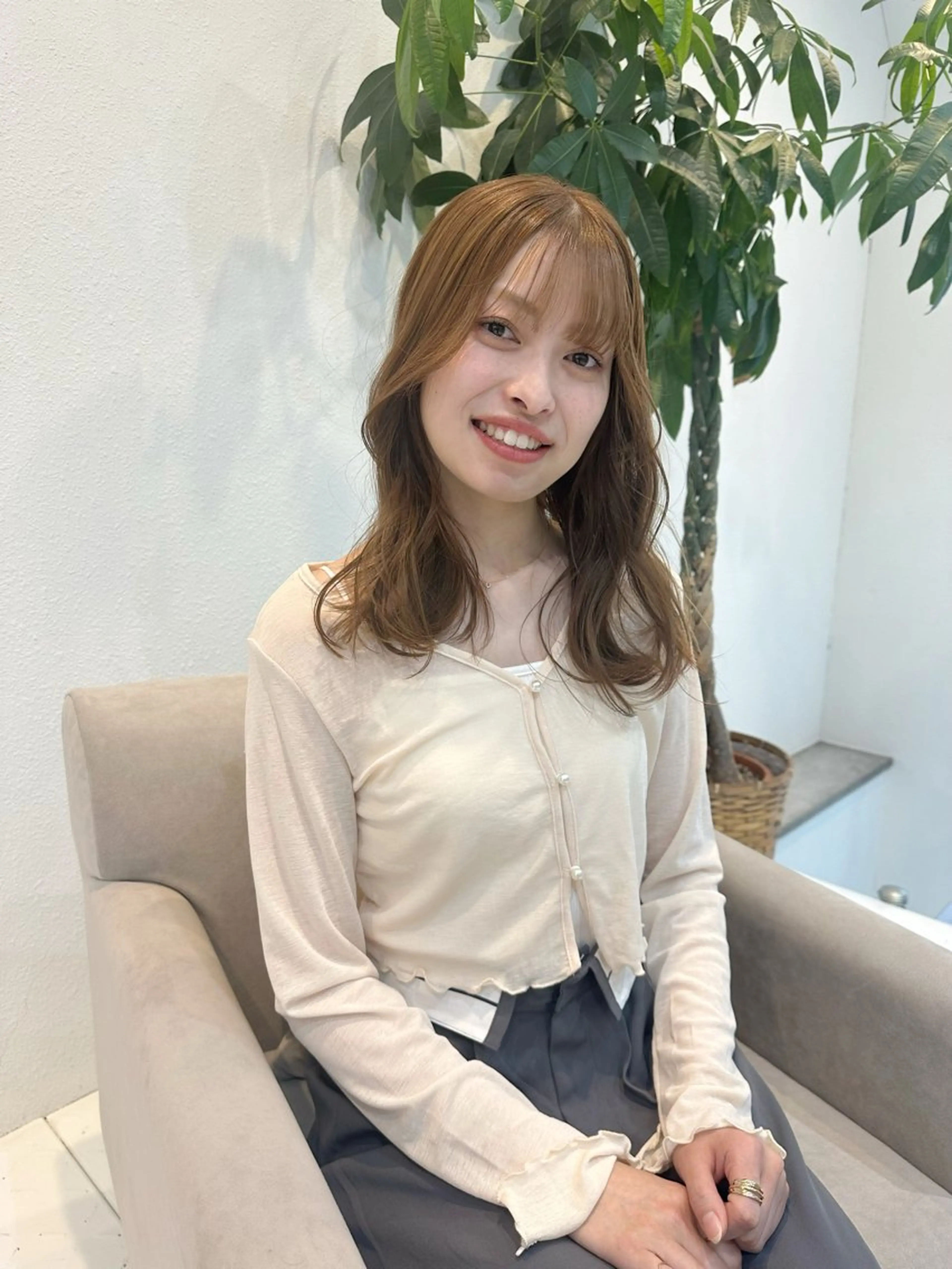 ミディアム カラー ブリーチ ブリーチなしカラー 🌼透明感艶カラー オリーブ🌼河村咲のヘアスタイル