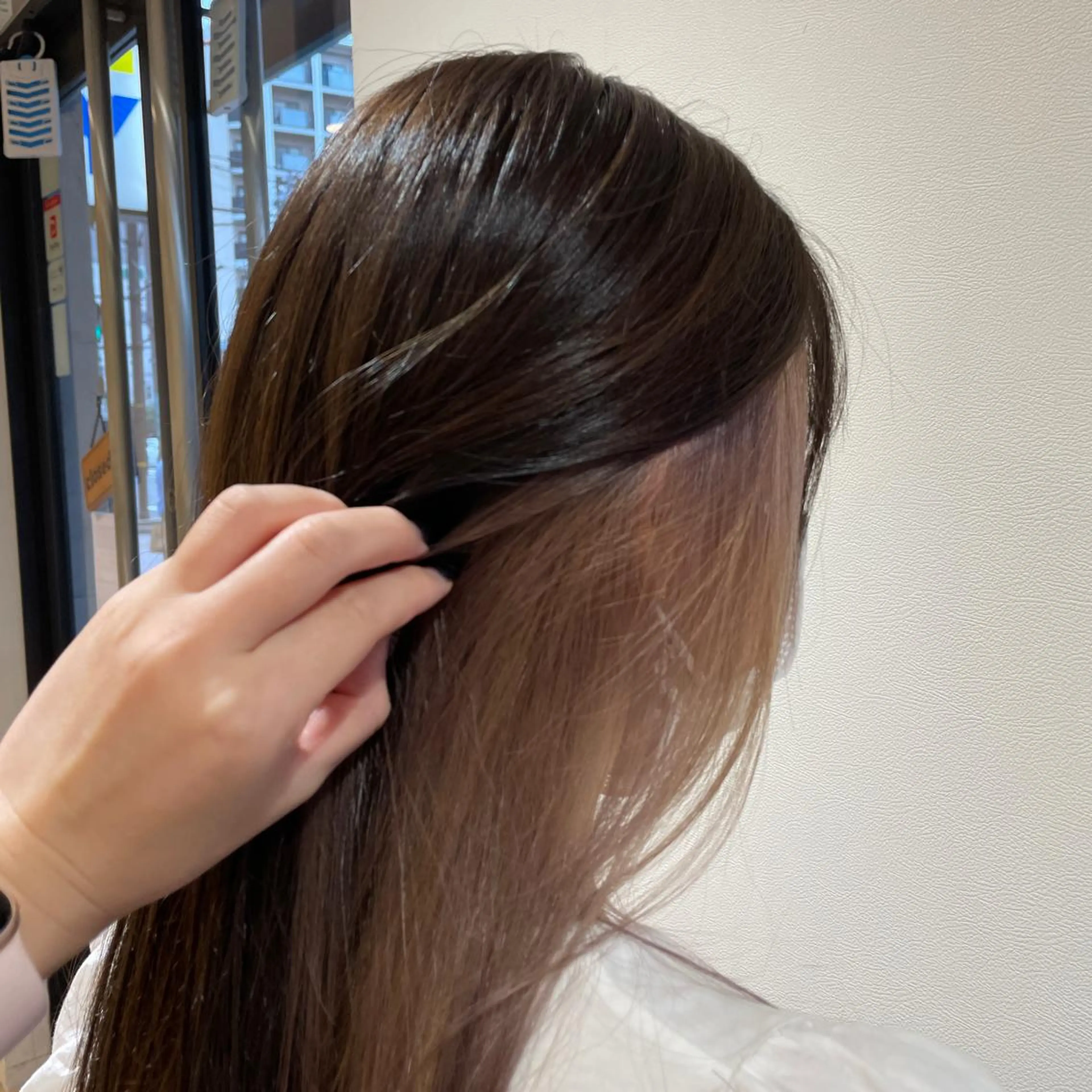 セミロング カラー インナーカラー 透明感カラー/ 韓国風🌿RIKOのヘアスタイル