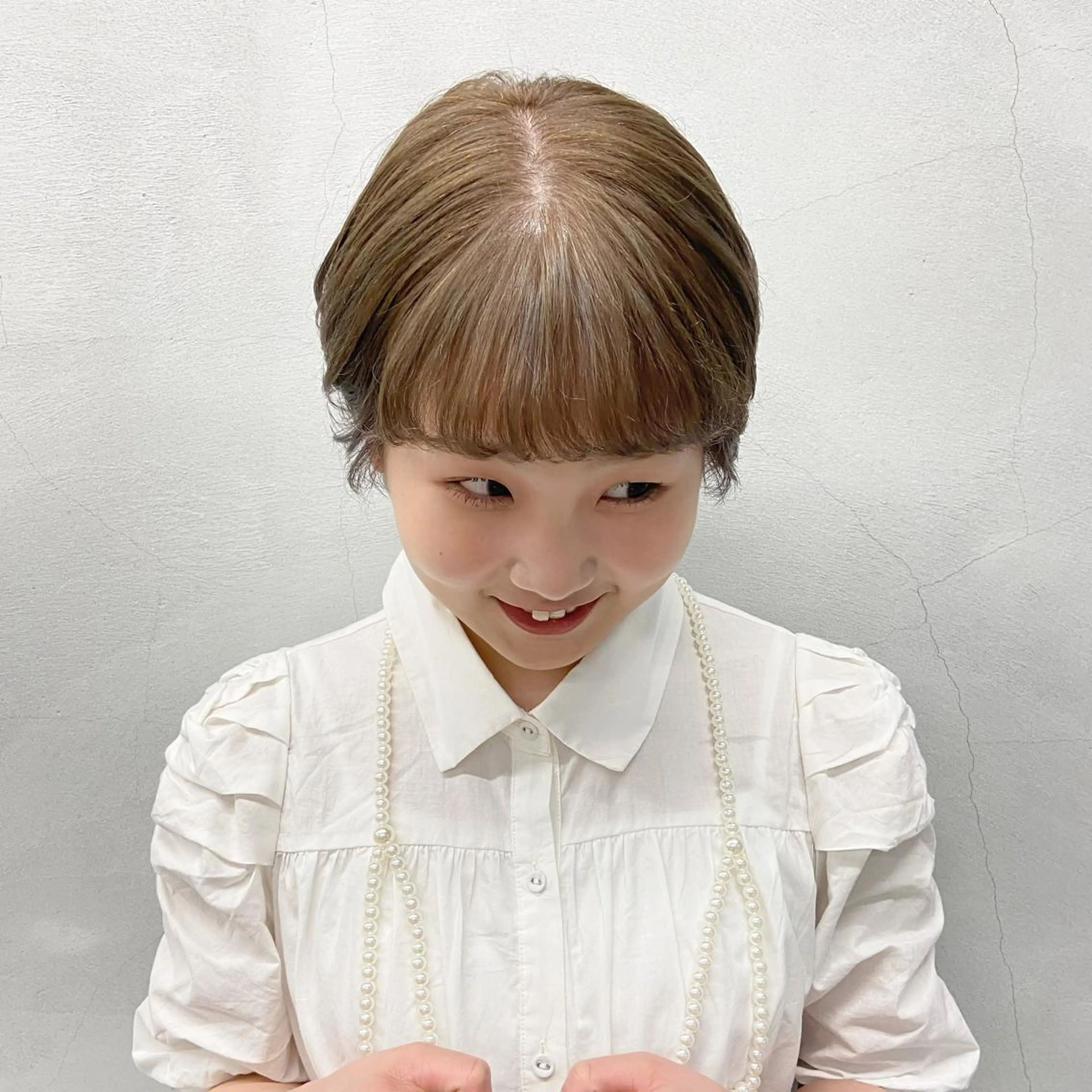 ショート カラー ベージュカラー ブリーチ ケアブリーチ ミルクティーベージュ ヘアカラー yuna/ボブカット /ハイトーンカラーのヘアスタイル