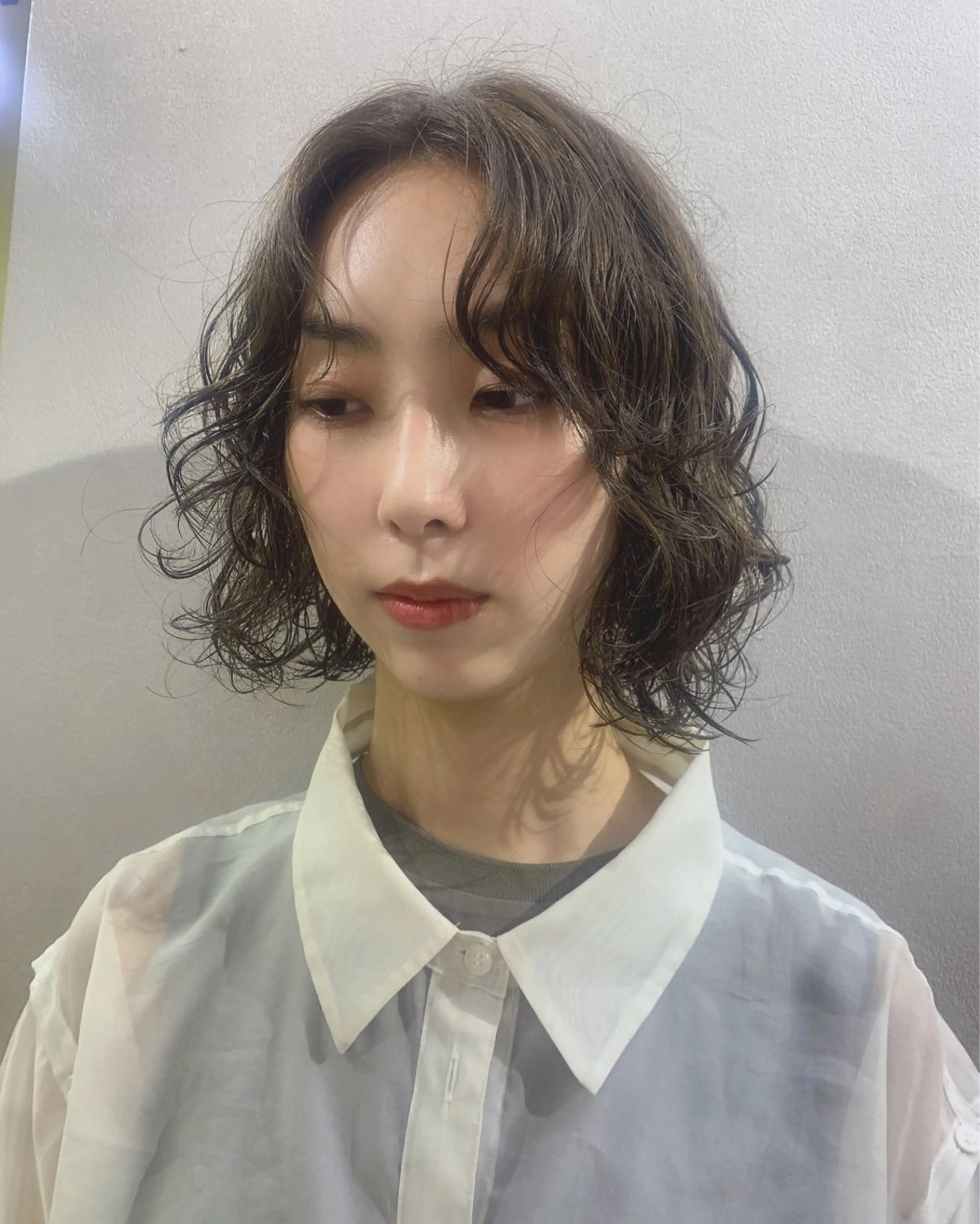 ショート カラー パーマ グレージュ オリーブグレージュ オリーブグレー カット パーマ hub hair レイヤー/透明感のヘアスタイル