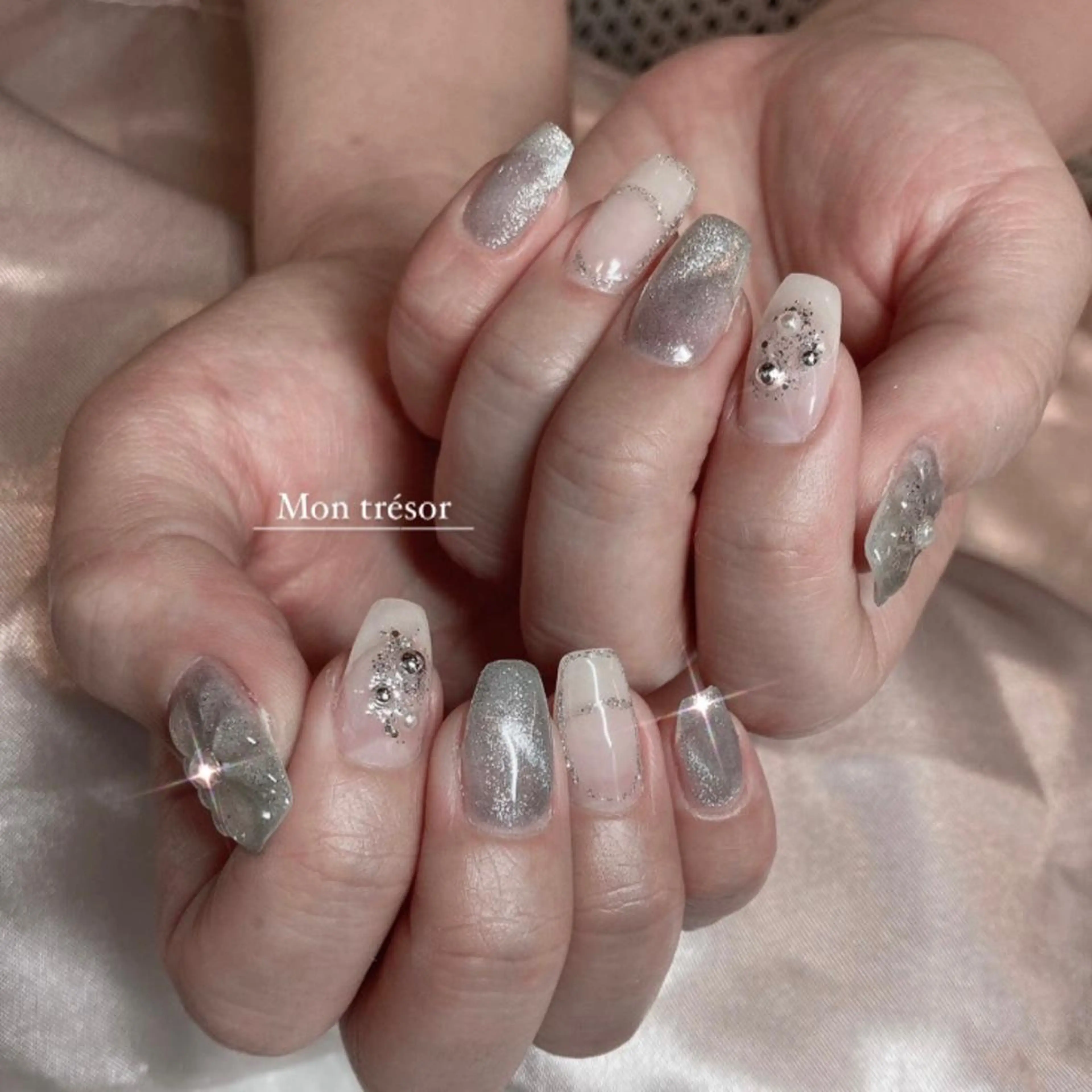 ネイル フラワーネイル ぷっくりネイル Mon trésor所属・Montrésor 名古屋ネイルサロンのネイルデザイン