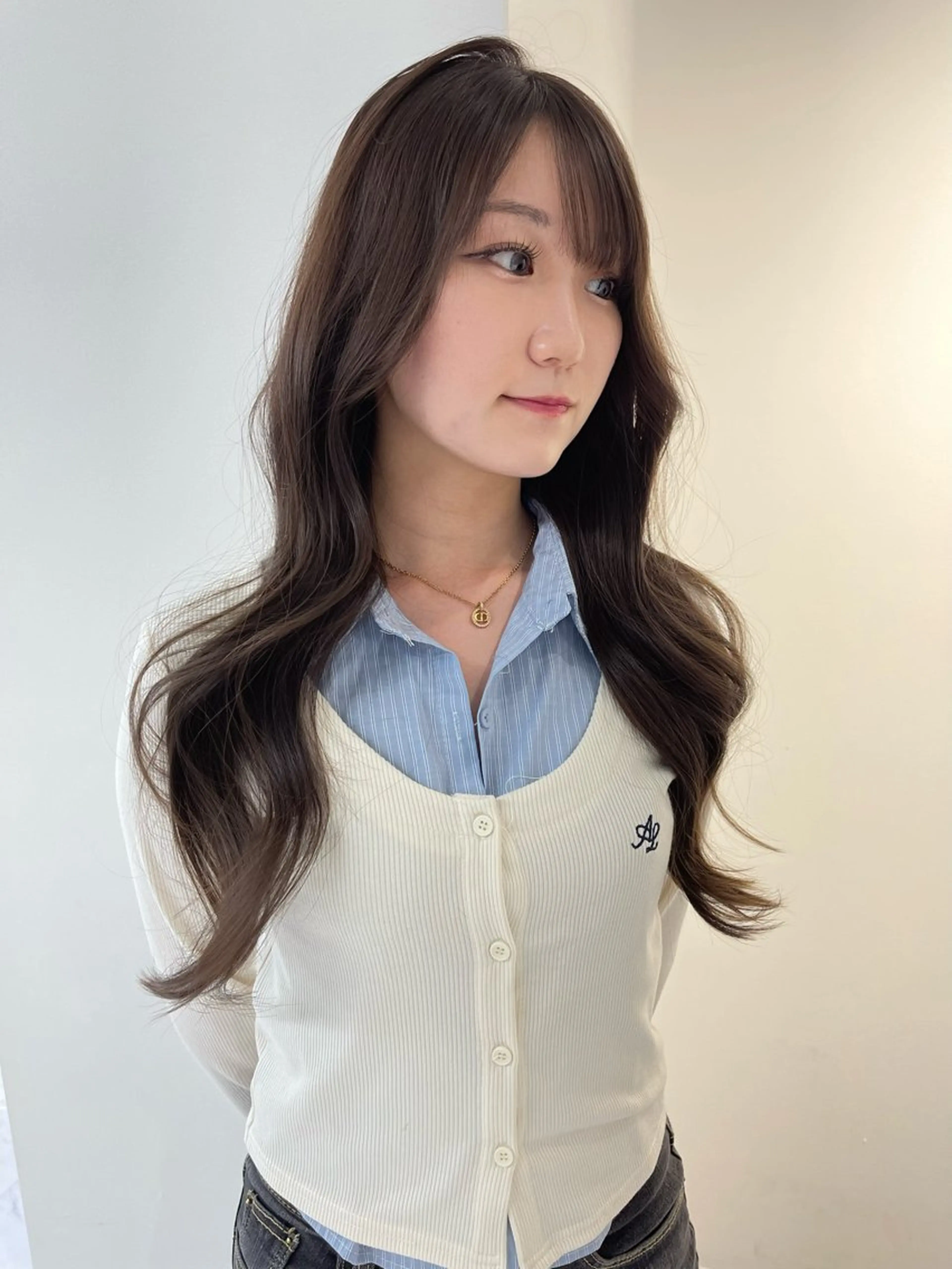 ロング カラー ベージュカラー ブリーチ ケアブリーチ デザインカラー ダブルカラー カット ヘアカラー TATSUブリーチ/ ミルクティーベージュのヘアスタイル