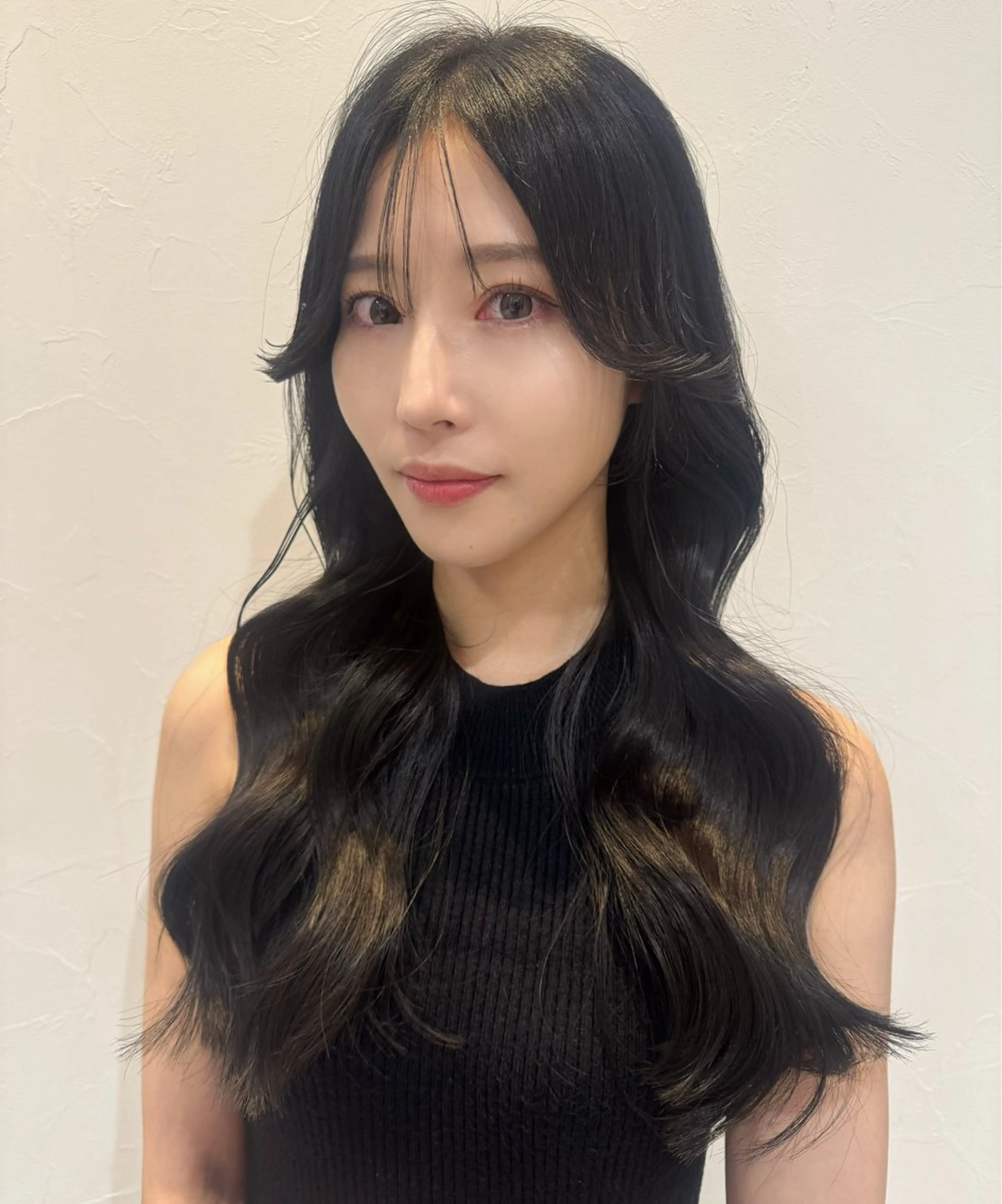 ロング りん/ワンホン/艶髪 ／小顔顔周りカットのヘアスタイル