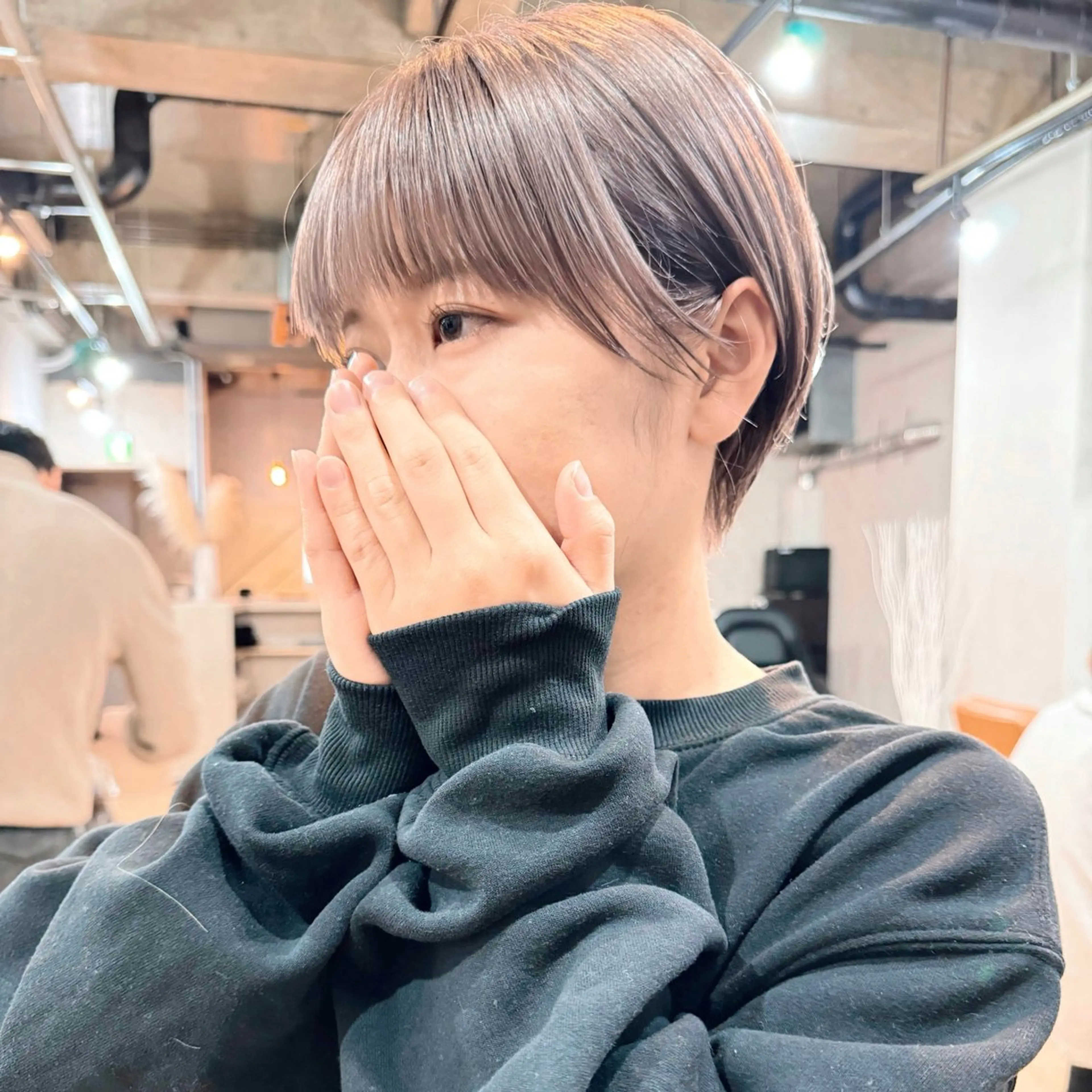 ショート ボブ 髪質改善 韓国風ヘア ショートヘア カット ヘアカラー トリートメント 🎗️comoda 神戸三宮 髪質改善のヘアスタイル