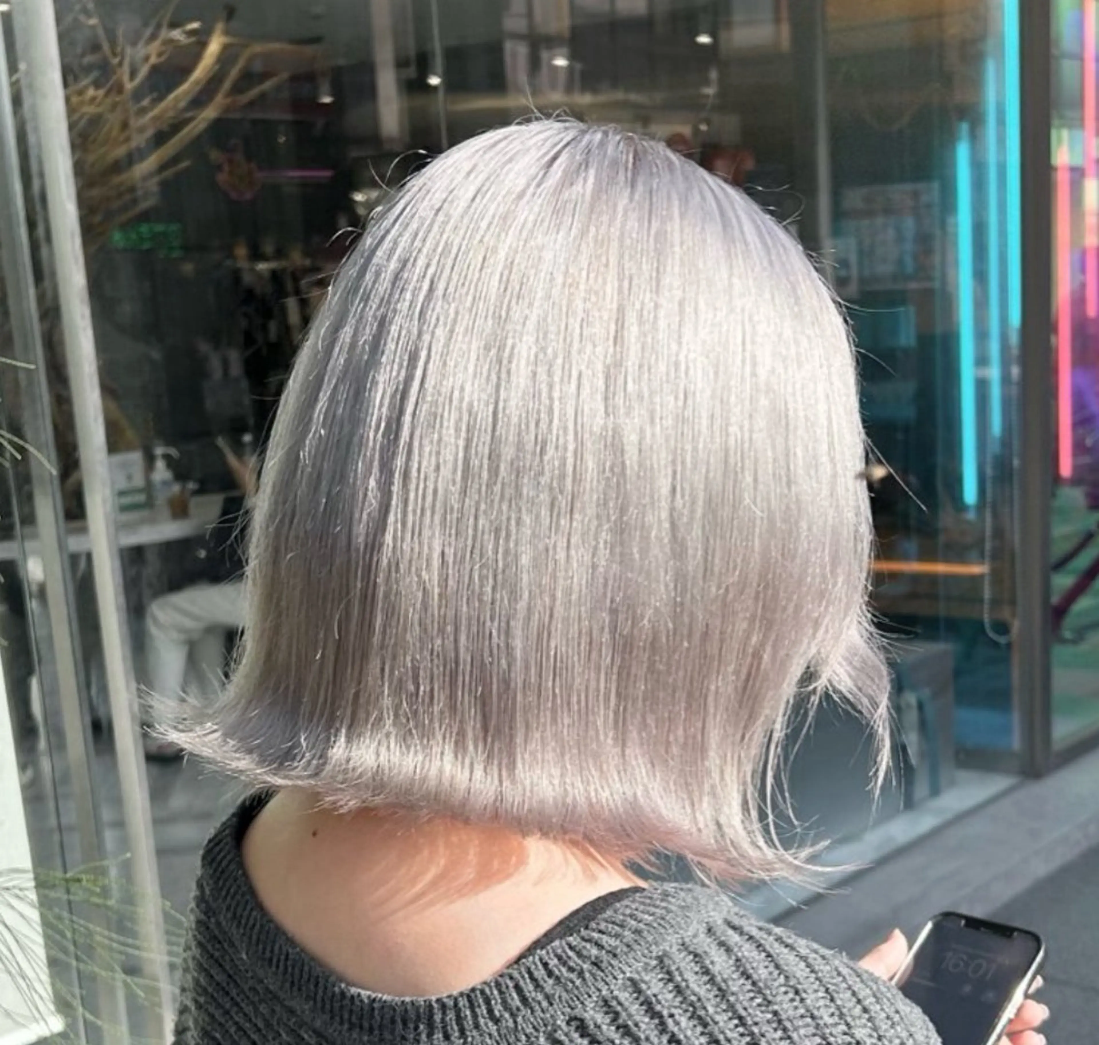 ミディアム カラー ブリーチ ケアブリーチ 透明感カラー ハイトーンカラー イルミナカラー ヘアカラー トリートメント メンズ/ボブ/パーマ /くるみのマツエク・マツパデザイン