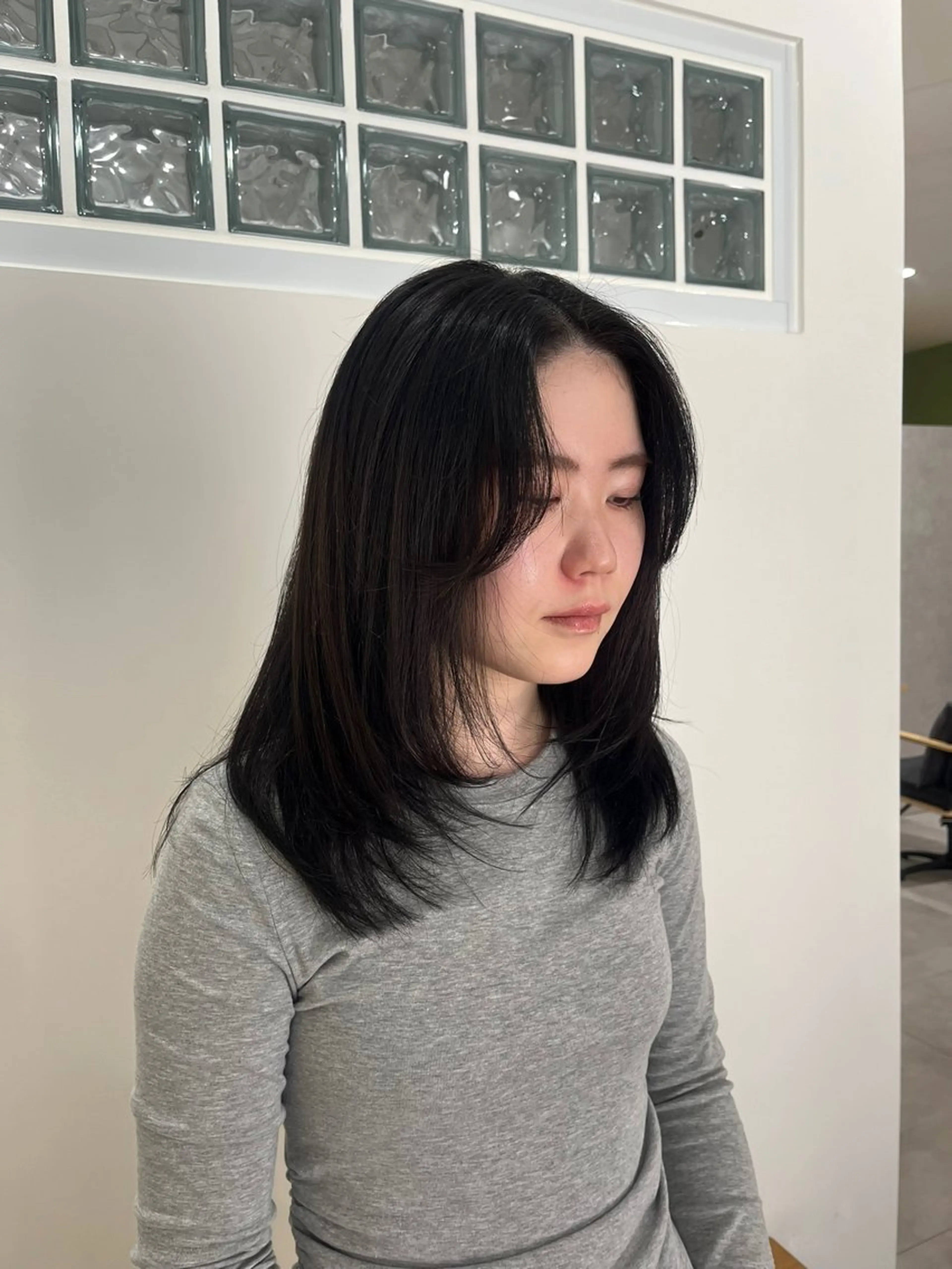 ミディアム ミディアムレイヤー レイヤーカット カット トリートメント 西田 歩果のヘアスタイル