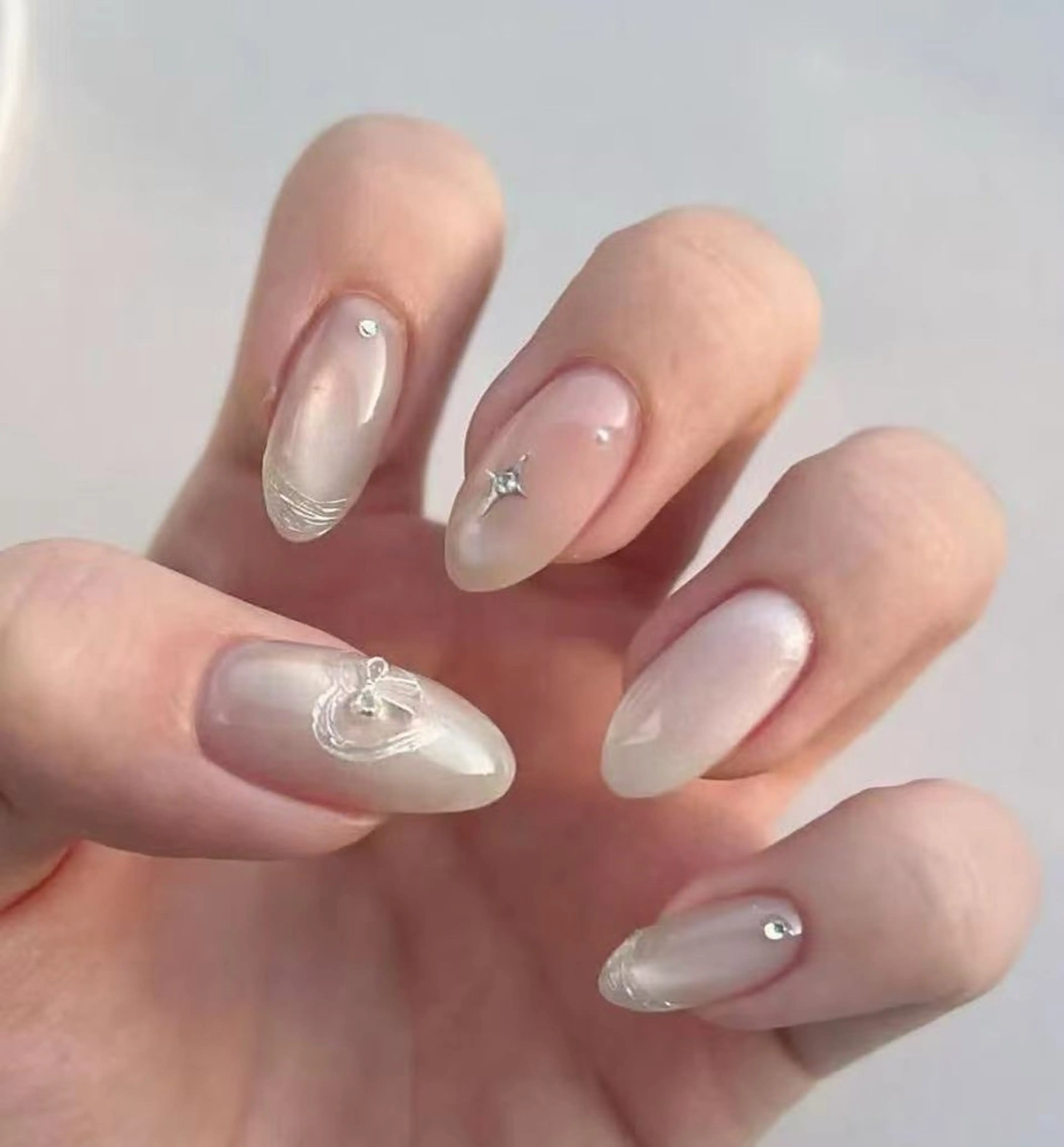 ネイル フラワーネイル フレンチネイル ジェルネイル ガラスフレンチ ハート ハンドネイル BabyYouMi ねねのネイルデザイン