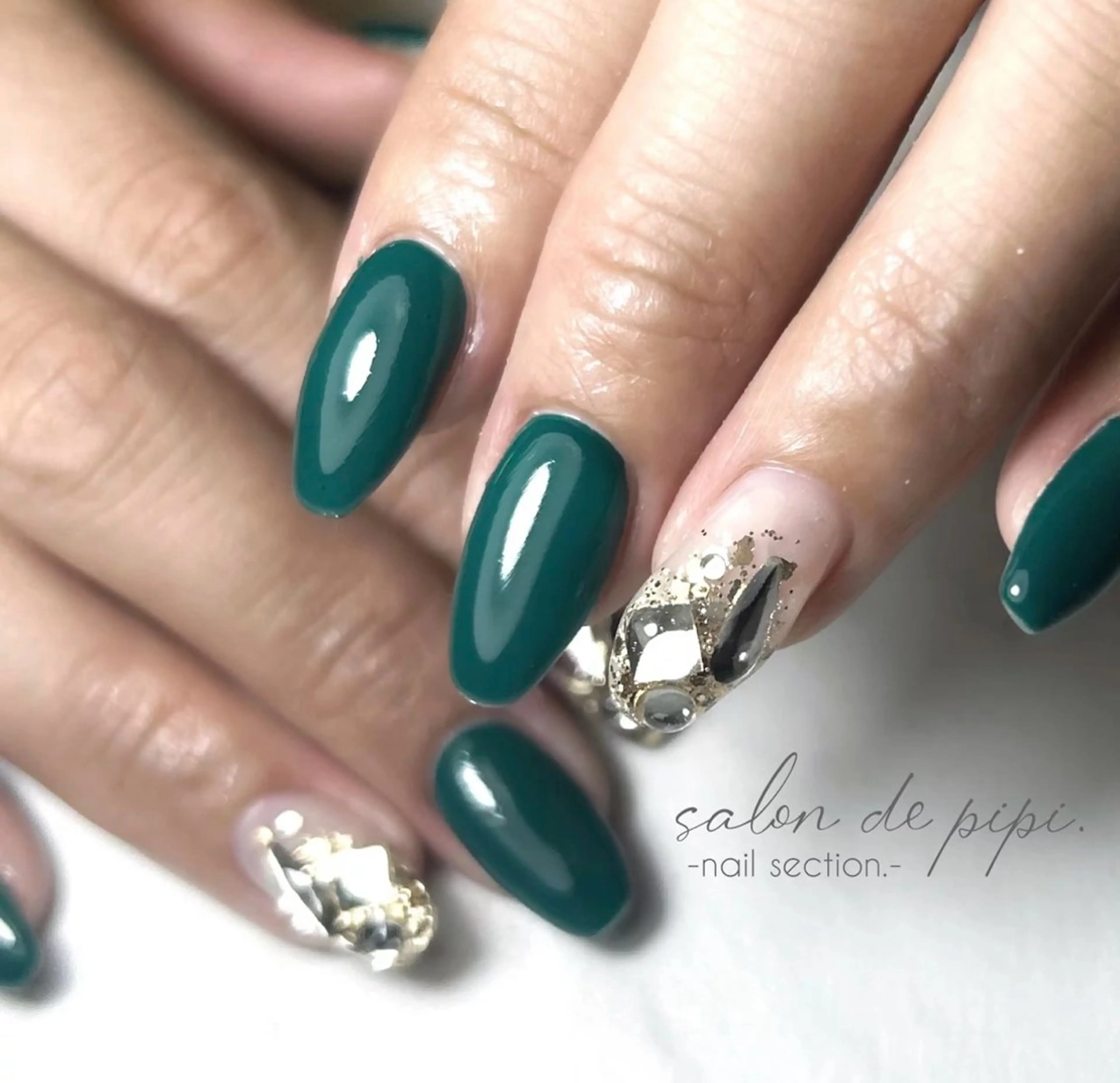 6本アートネイルの写真