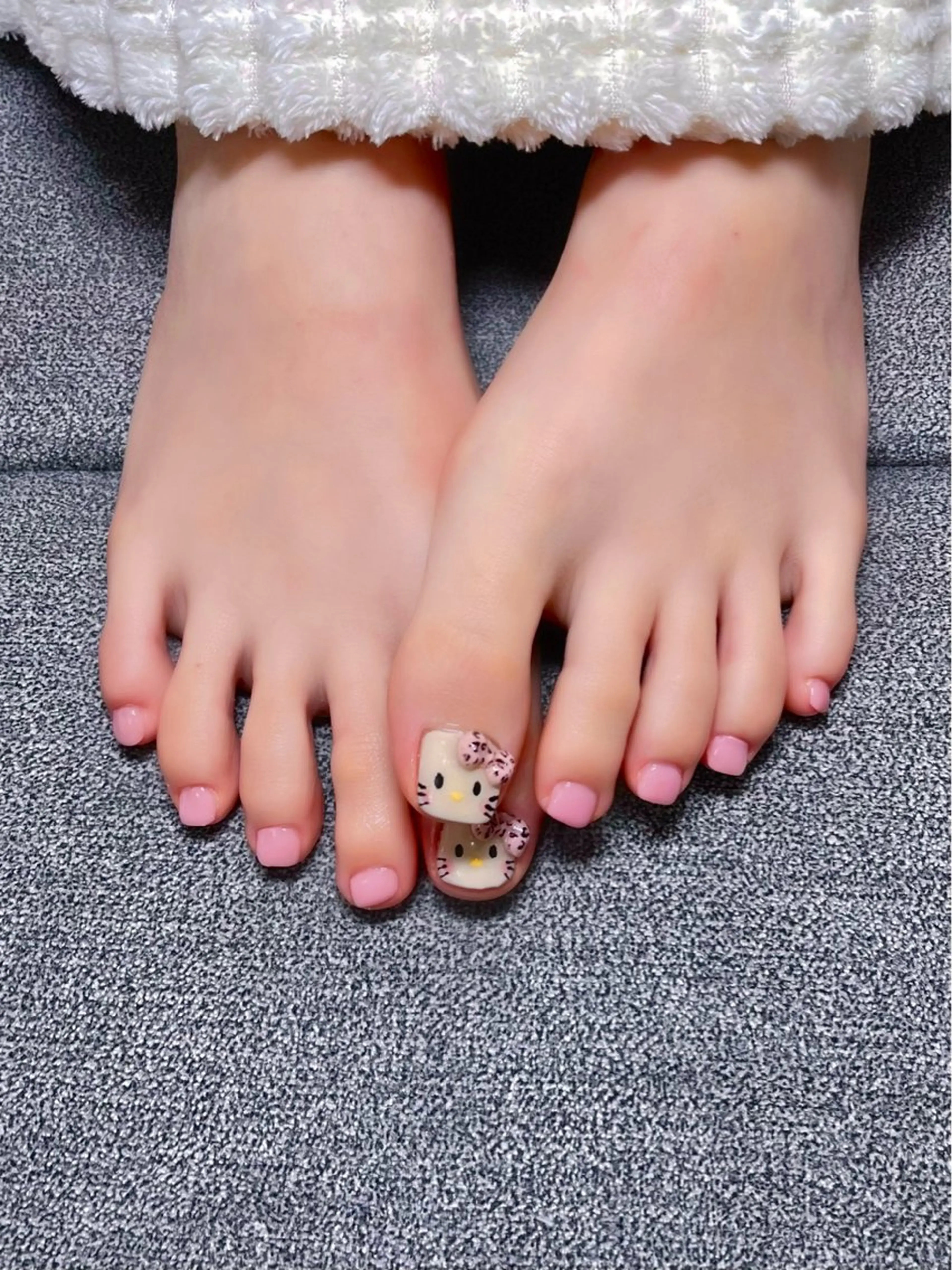 ネイル フットネイル キラキラネイル マグネットネイル ワンカラーネイル スカルプネイル nine.🦋 YUKOのネイルデザイン