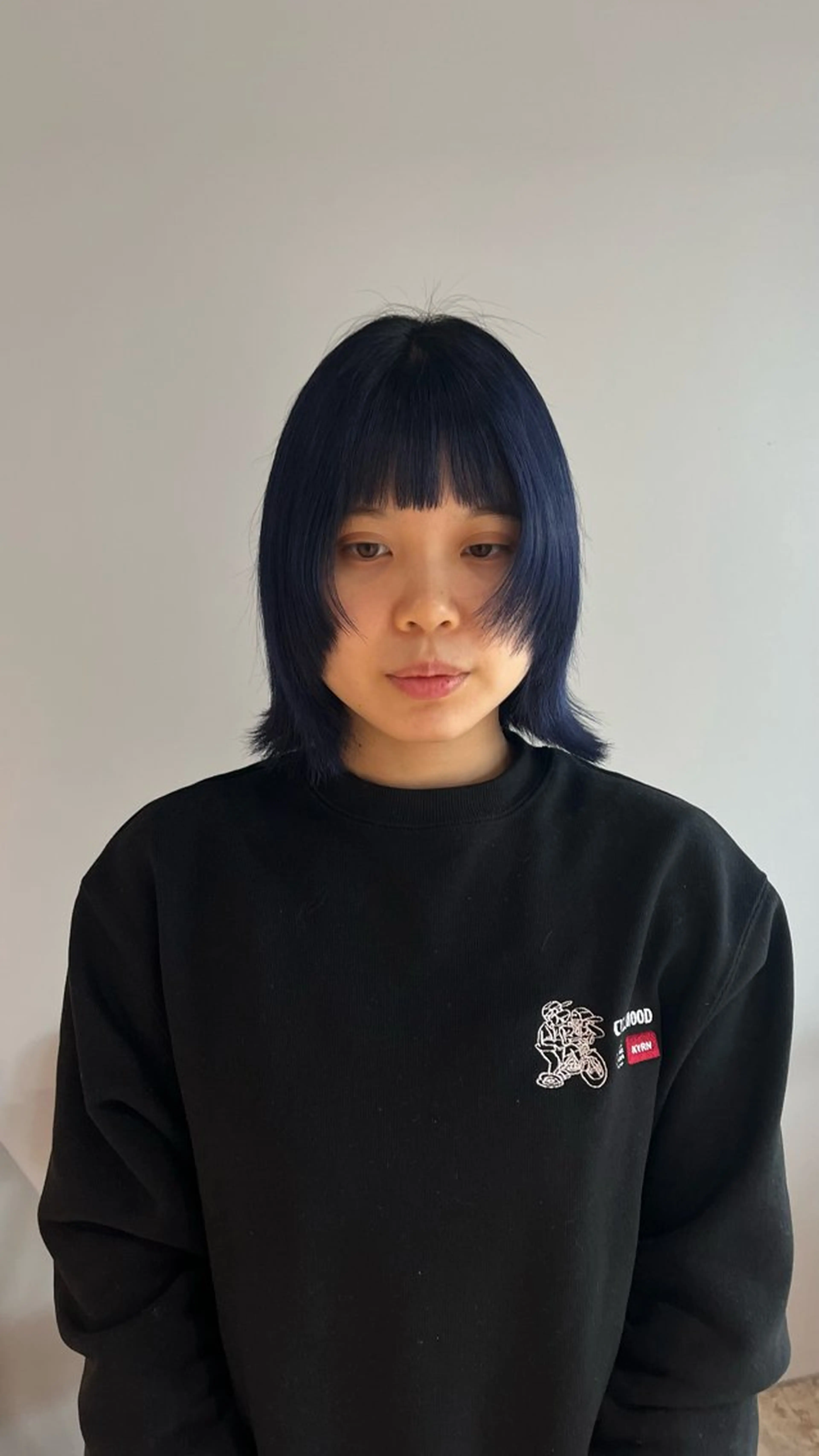 ミディアム カラー ブルーカラー ヘアカラー one momokaのヘアスタイル