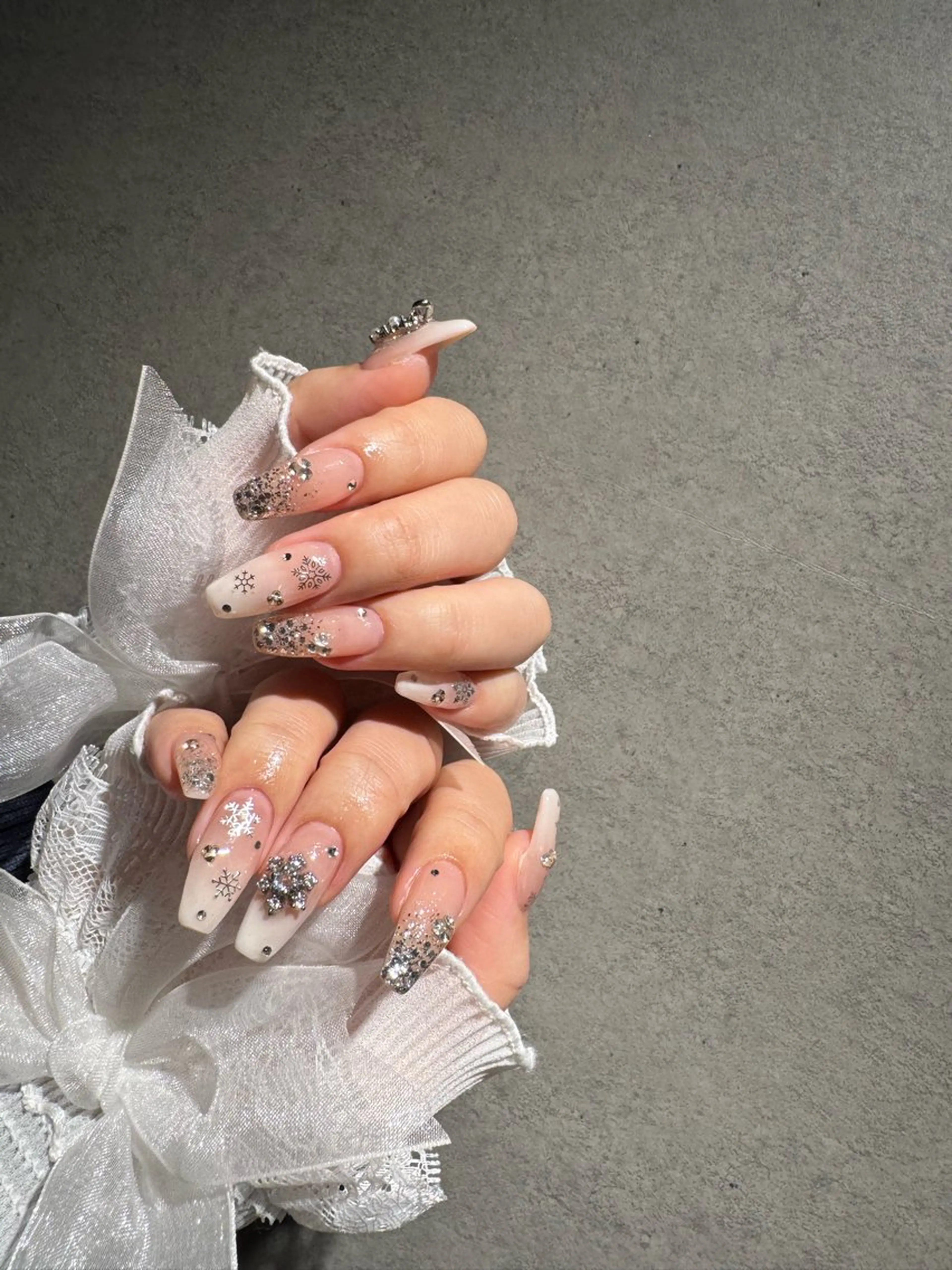 ネイル I-nailロング /ワンホン/キラキラのネイルデザイン