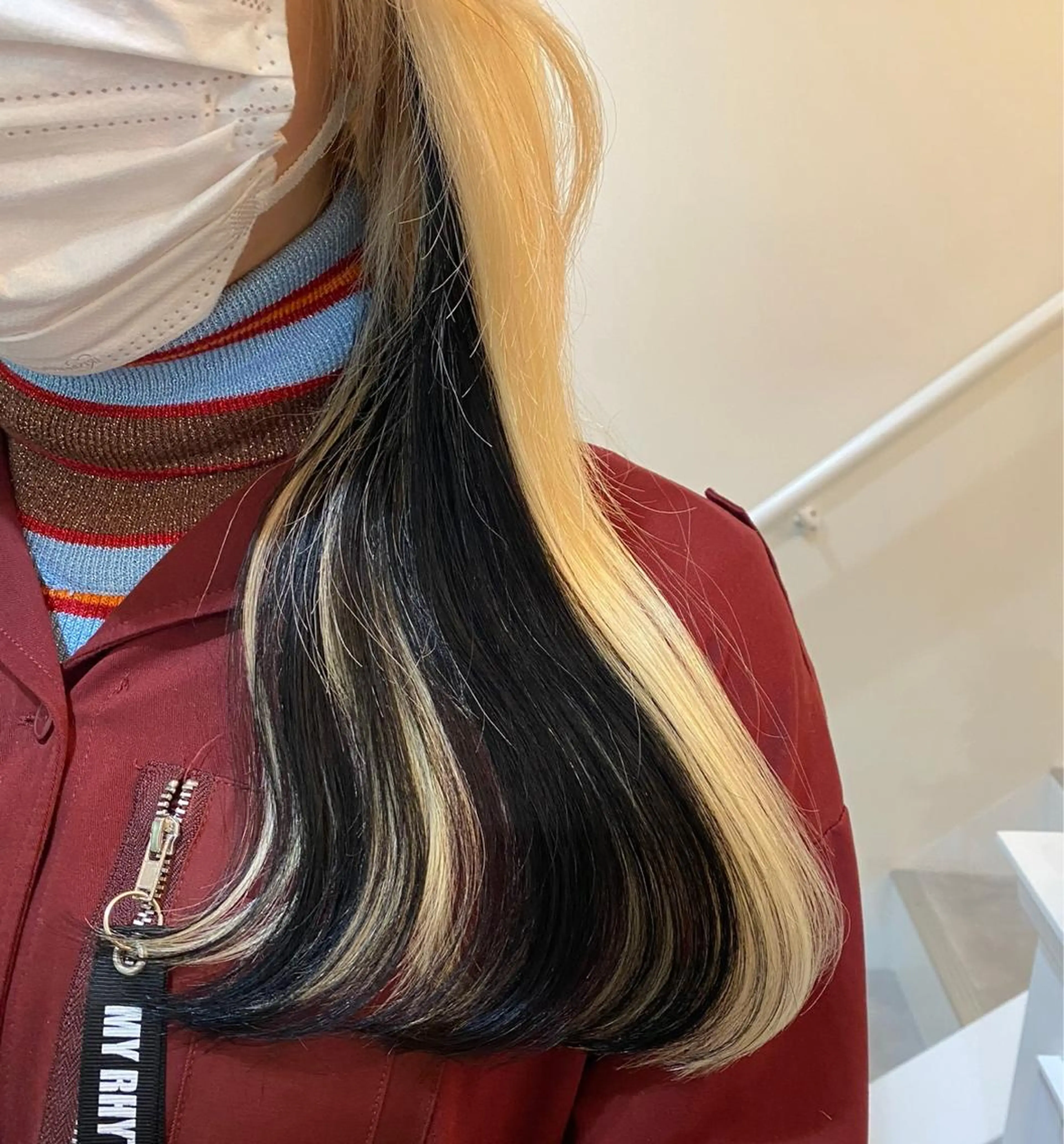 セミロング カラー ヘアカラー MOE🐈‍⬛🎀 エクステ/ワンホンのヘアスタイル