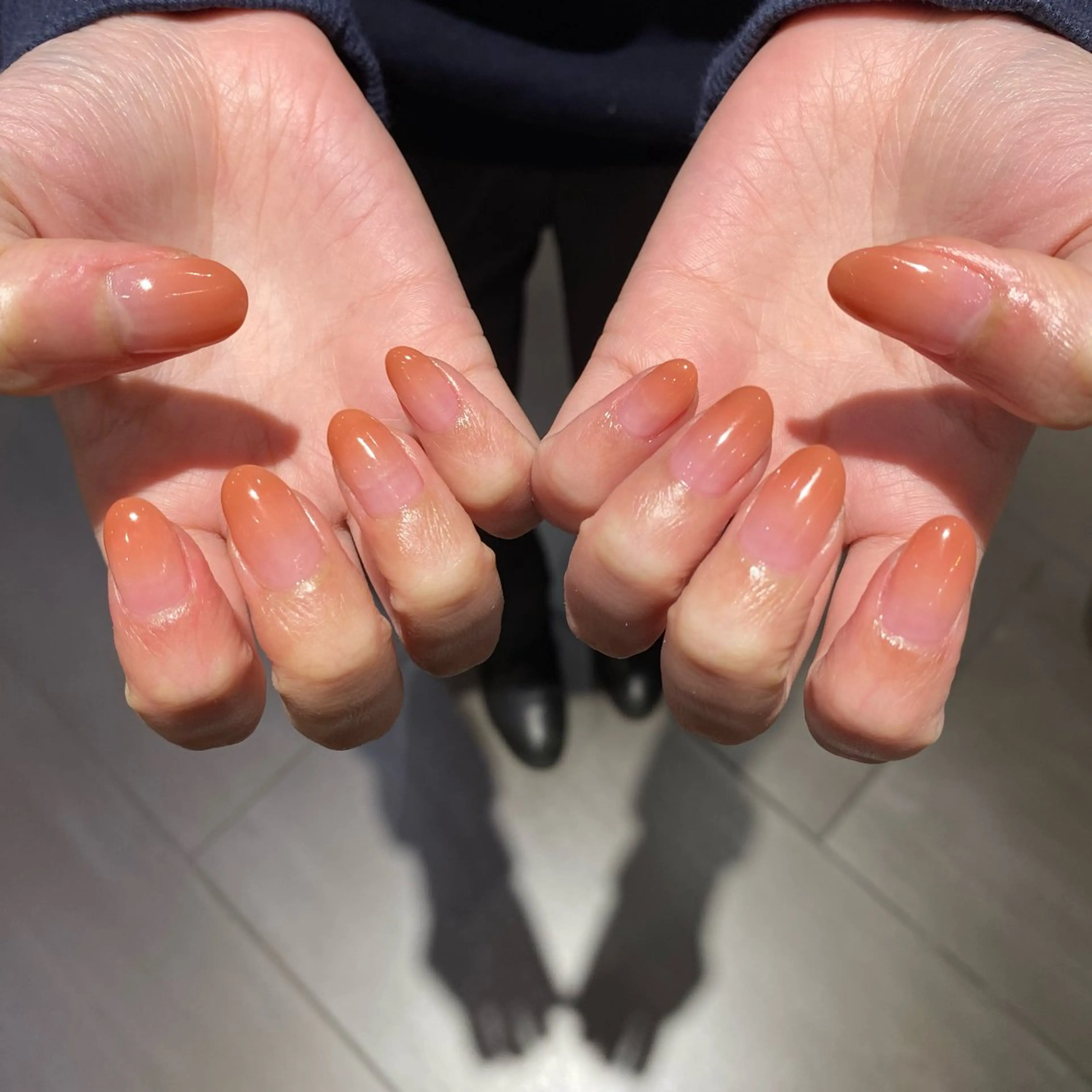gradation nail🤍(オフあり)の写真