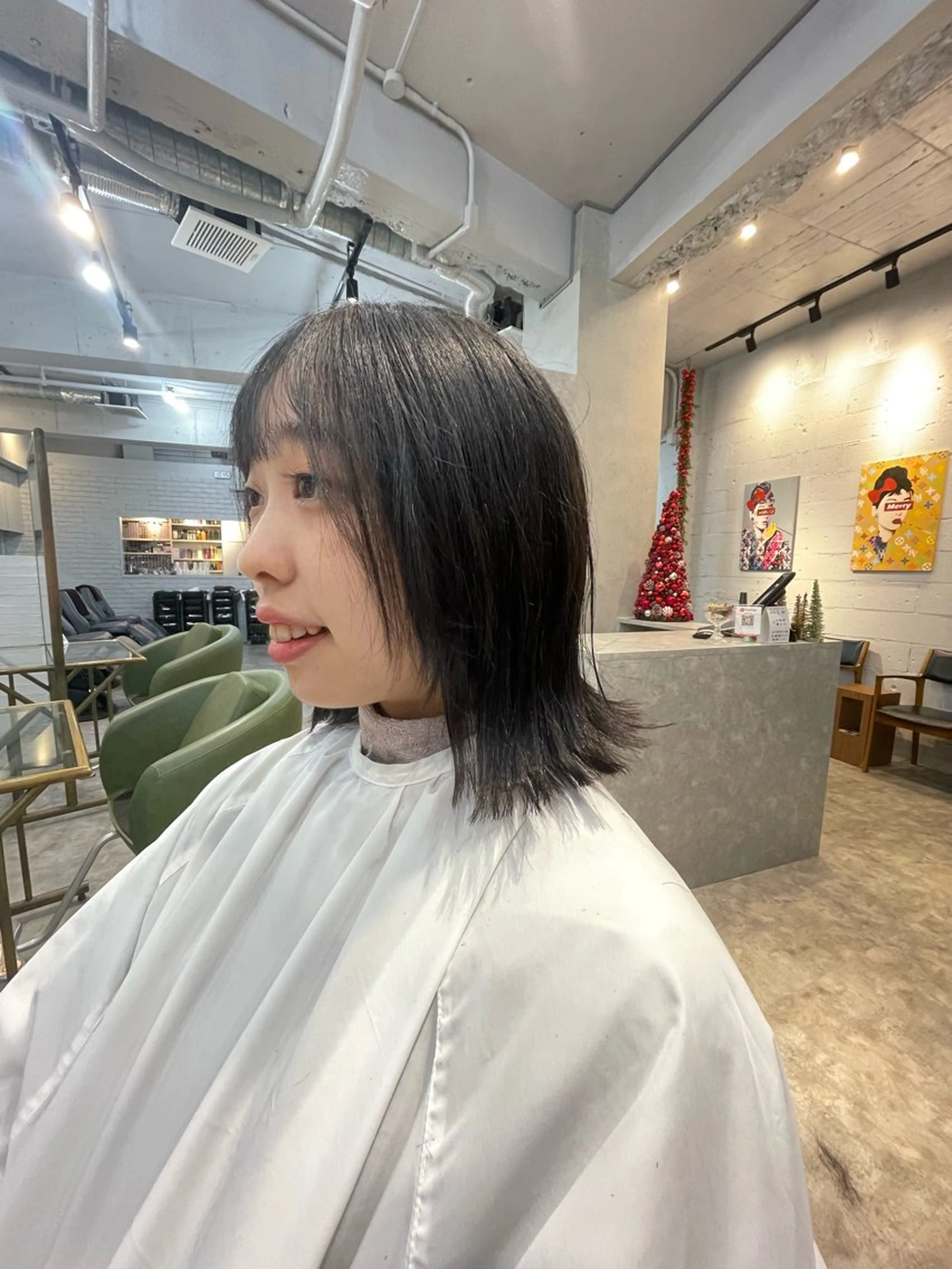 ミディアム ボブ 外ハネヘア MERRY チネンヨシトのヘアスタイル