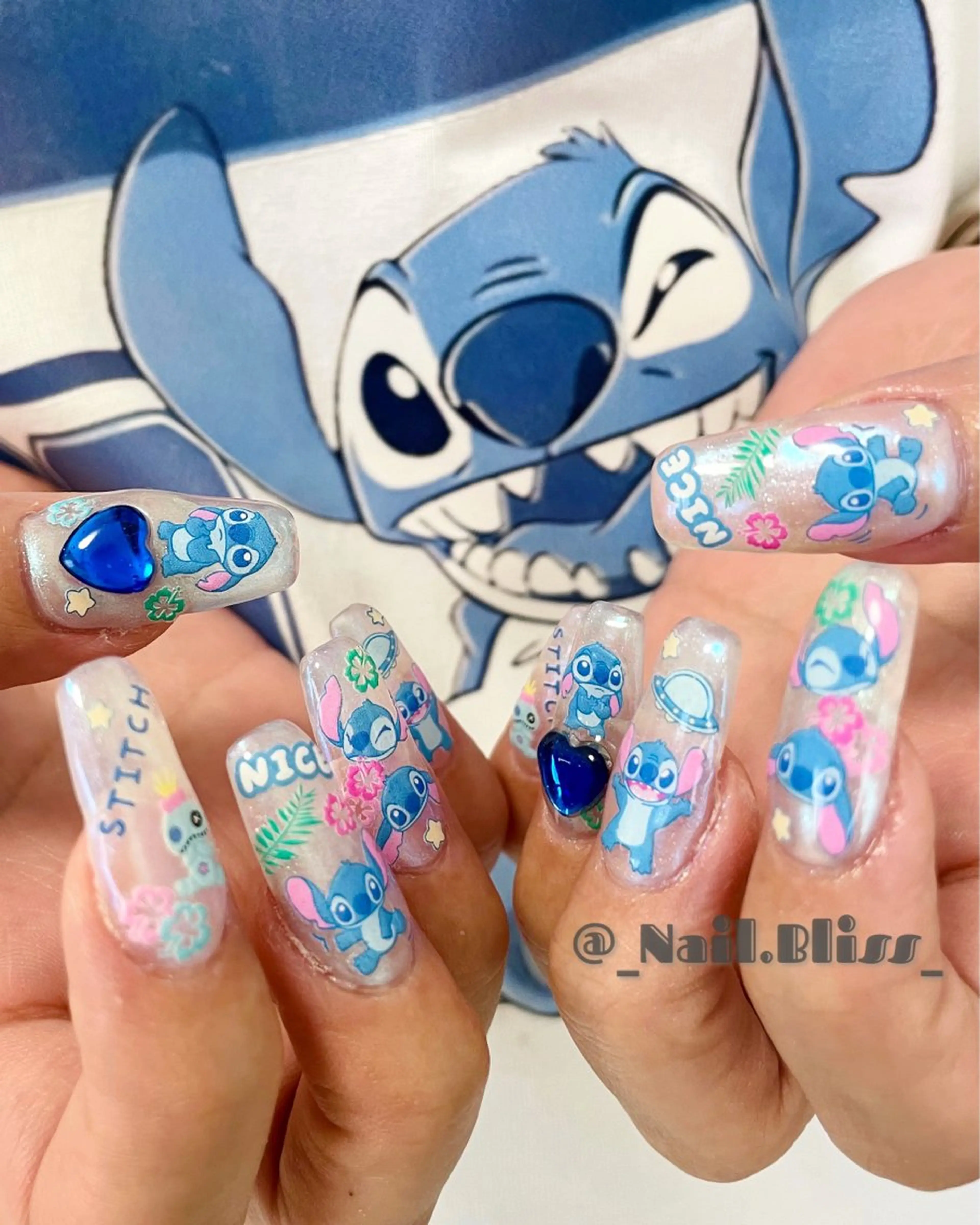 ネイル オーロラネイル 持ち込み ハンドネイル NAIL BLISSのネイルデザイン