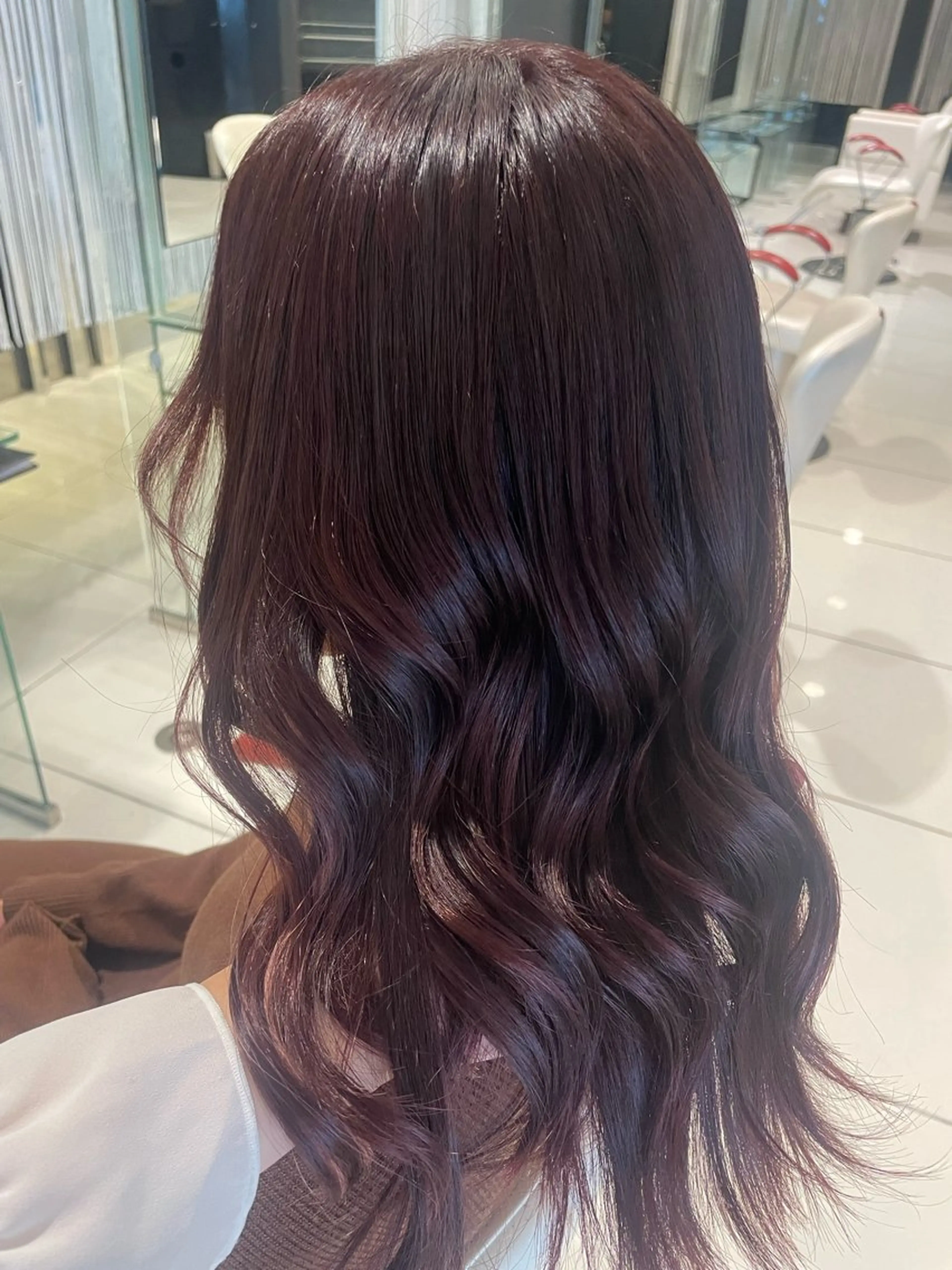 セミロング HAIR＆MAKE EARTH四日市店所属・松葉 小春のヘアスタイル