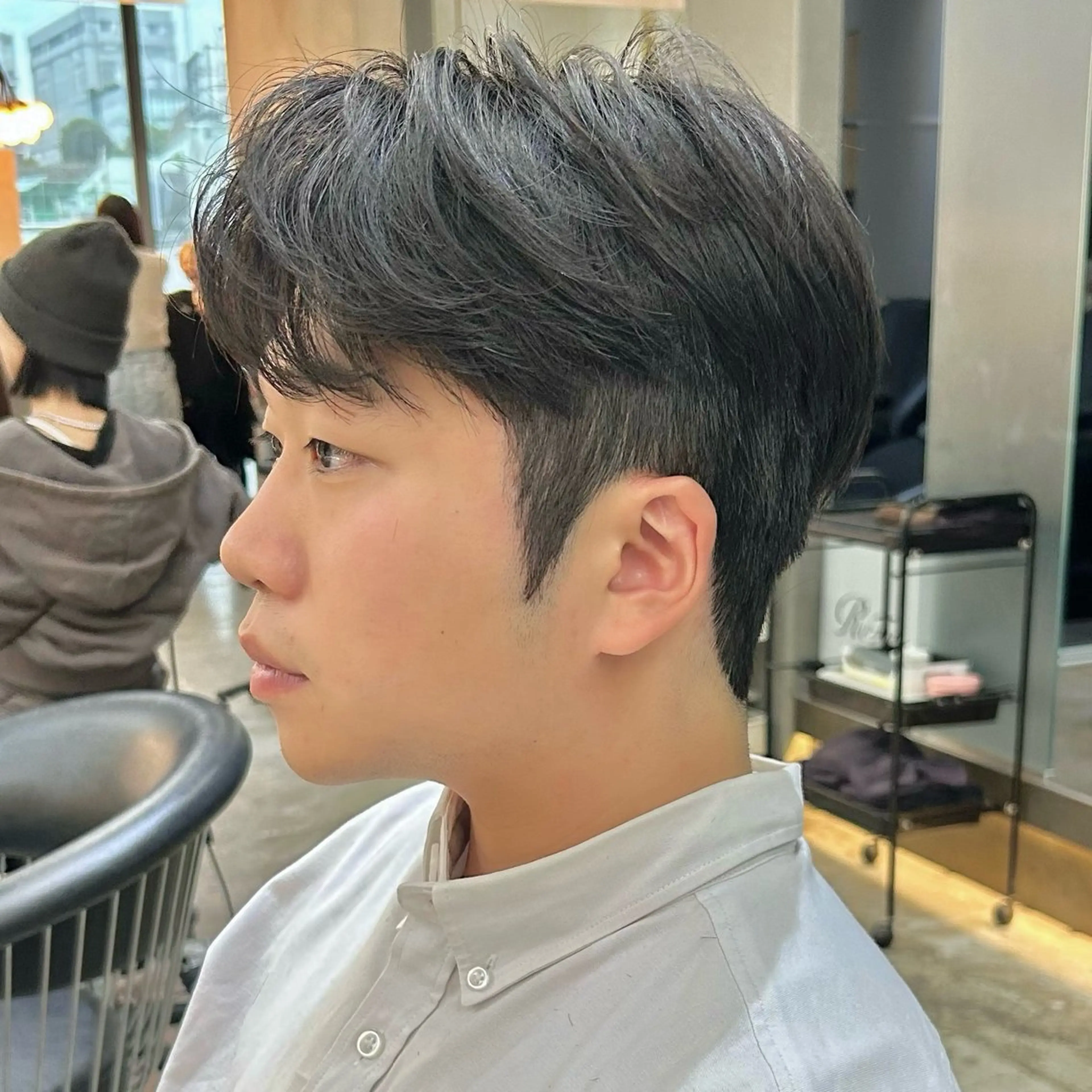 パーマ メンズ センターパート ダウンパーマ メンズ韓国風 メンズパーマ ニュアンスパーマ カット パーマ ボブ/縮毛矯正/ レイヤー/塚田のヘアスタイル