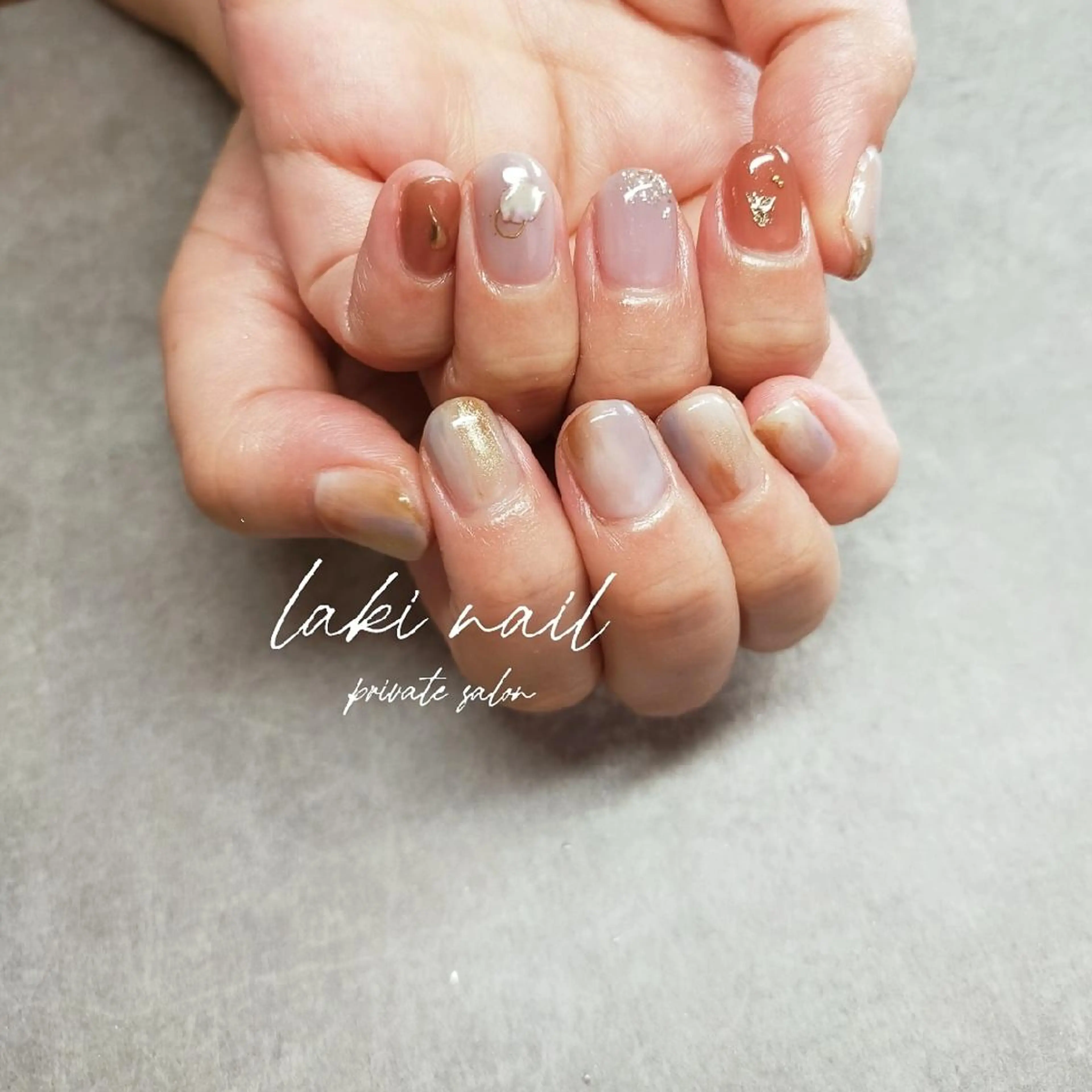 ネイル フレンチネイル ミラーネイル ニュアンスネイル パープル ショートネイル ハンドネイル by lakiのネイルデザイン