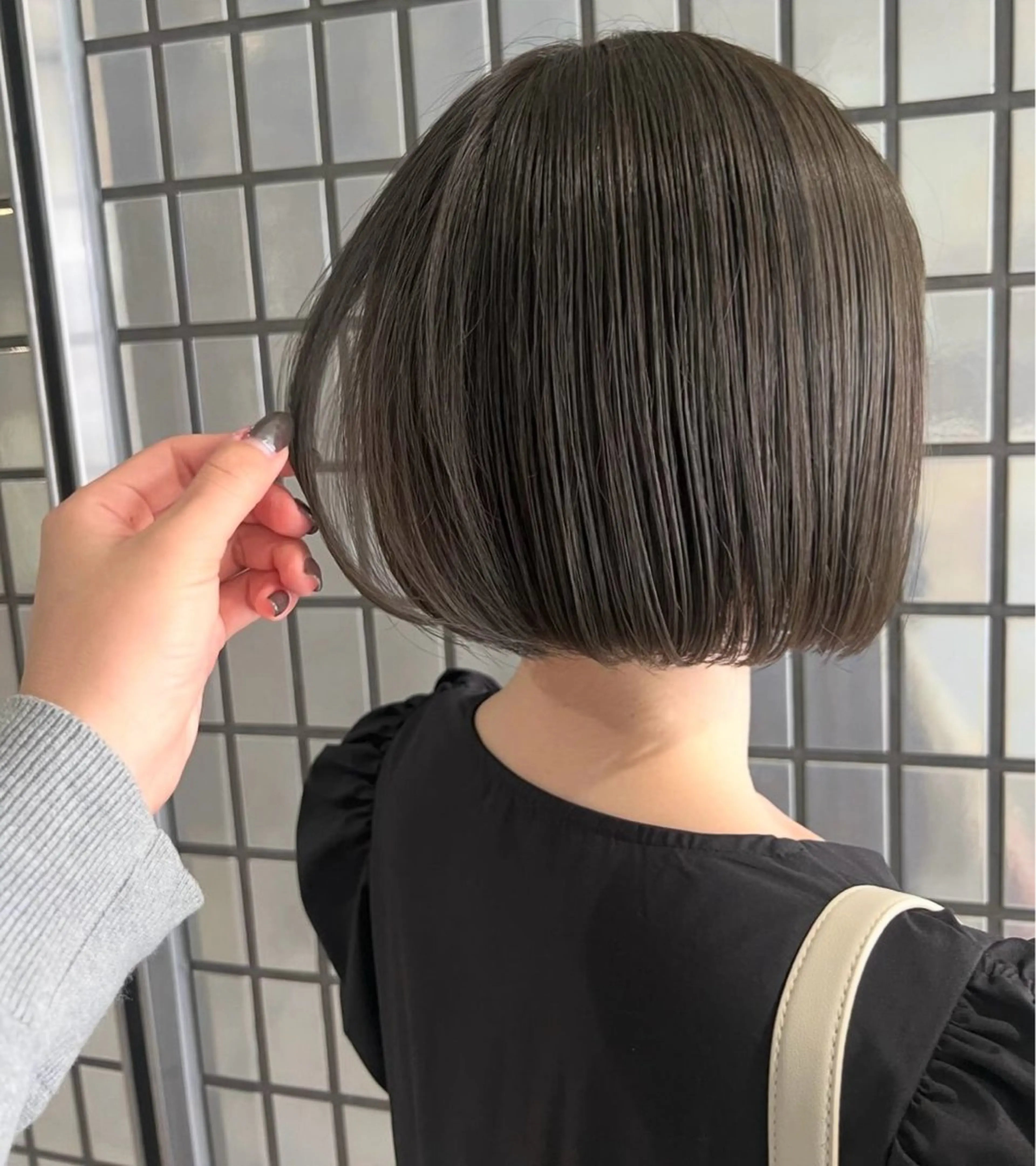 ショート カラー ブリーチ ダブルカラー ブリーチなしカラー カット ヘアカラー トリートメント akane/ベージュ /オリーブ/ブラウンのヘアスタイル