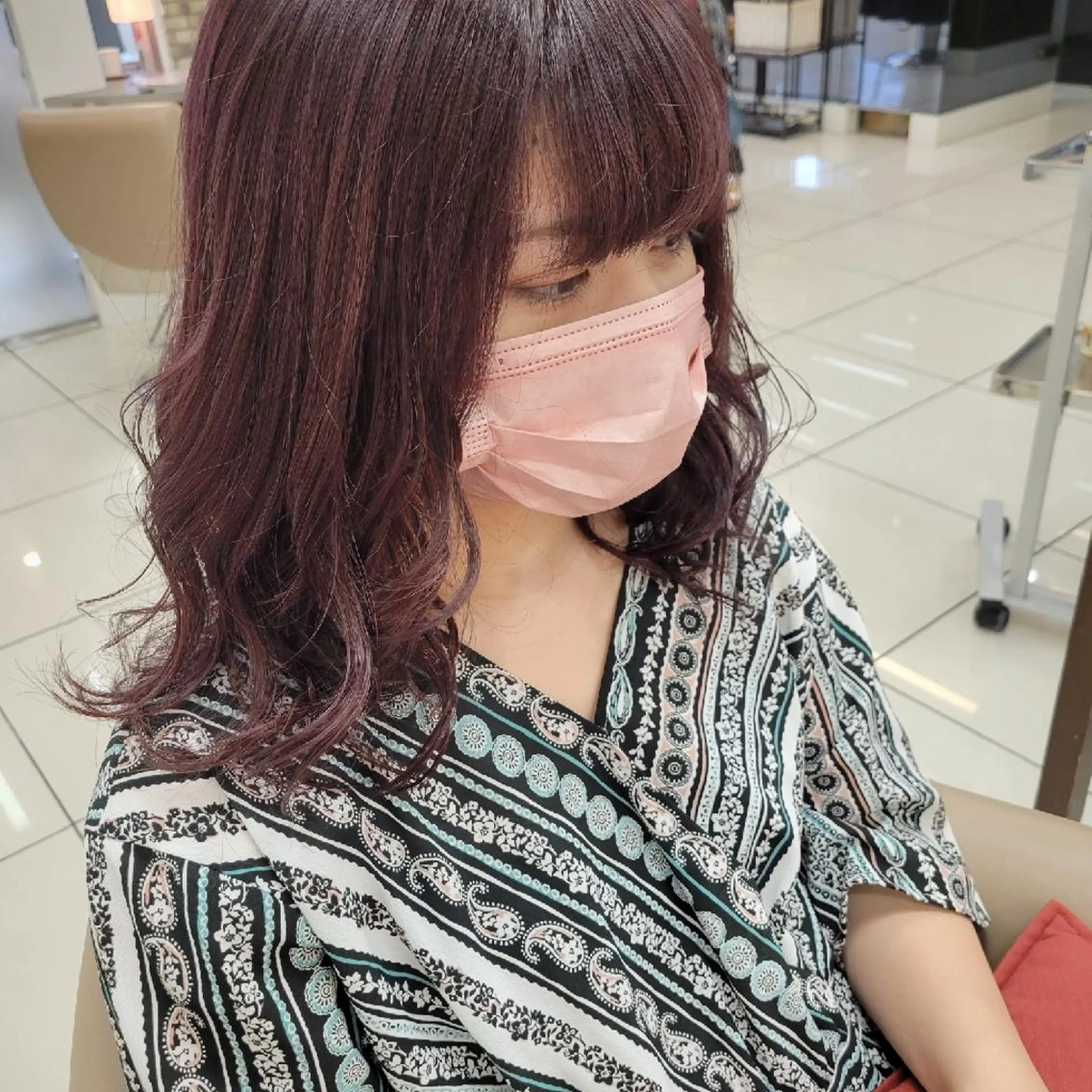 セミロング カラー ヘアカラー トリートメント 羽エクステ🩷 🤍まき🤍のヘアスタイル