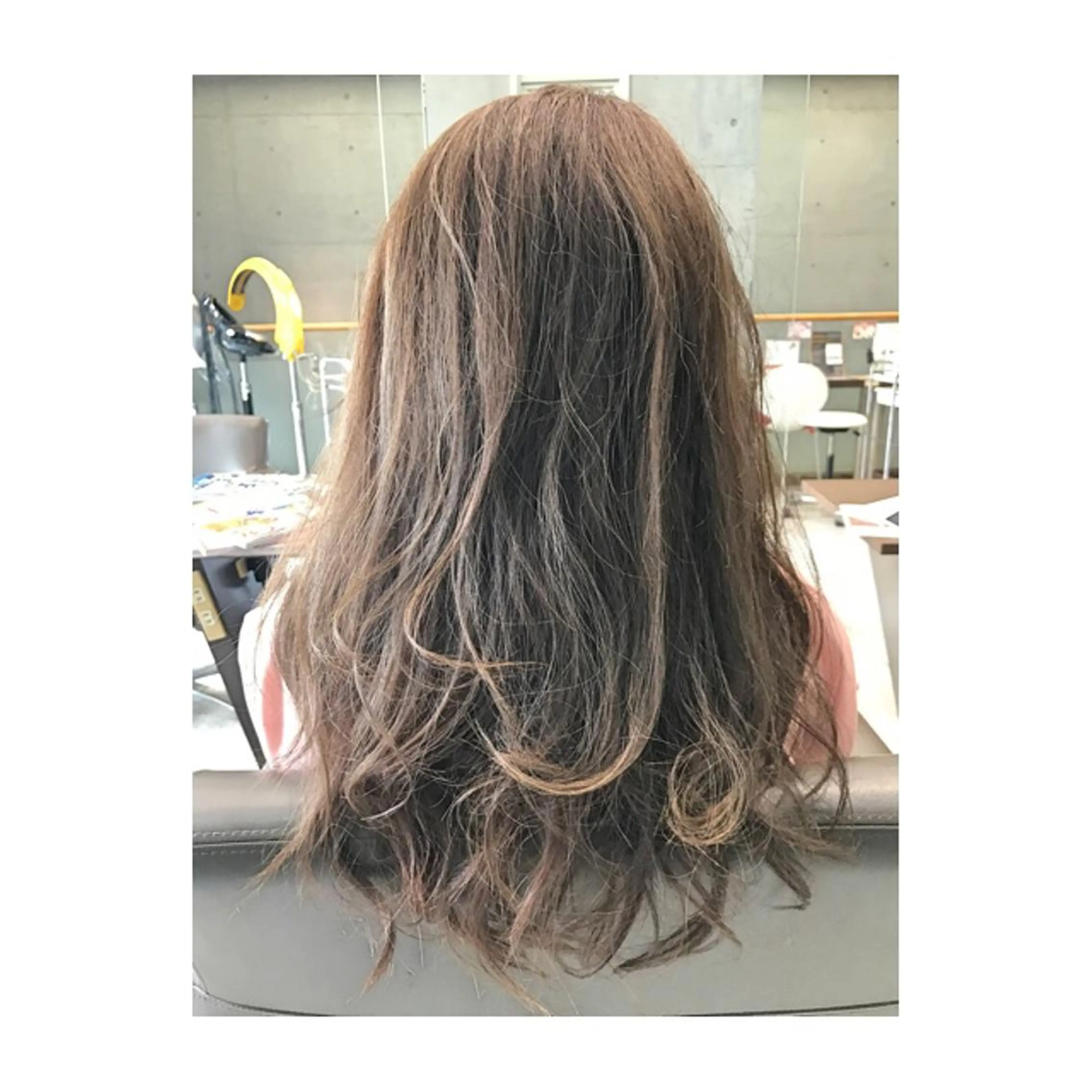 ロング カラー 透明感カラー グレージュ ハイライトカラー ハイライト 大栗 佑也  髪質改善のヘアスタイル