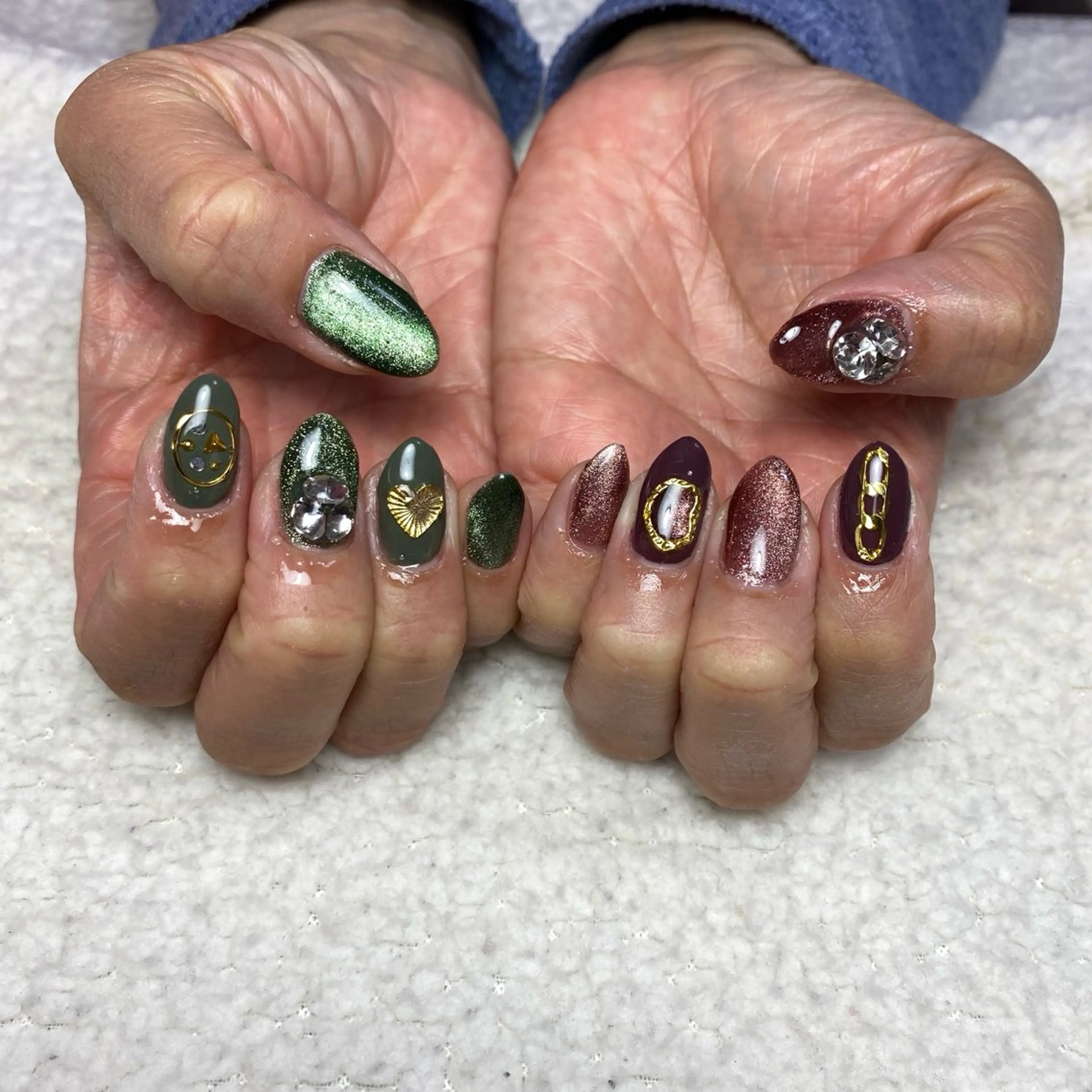 ネイル マグネットネイル ハンドネイル COCO+所属・COCO +のエステ・リラクイメージ