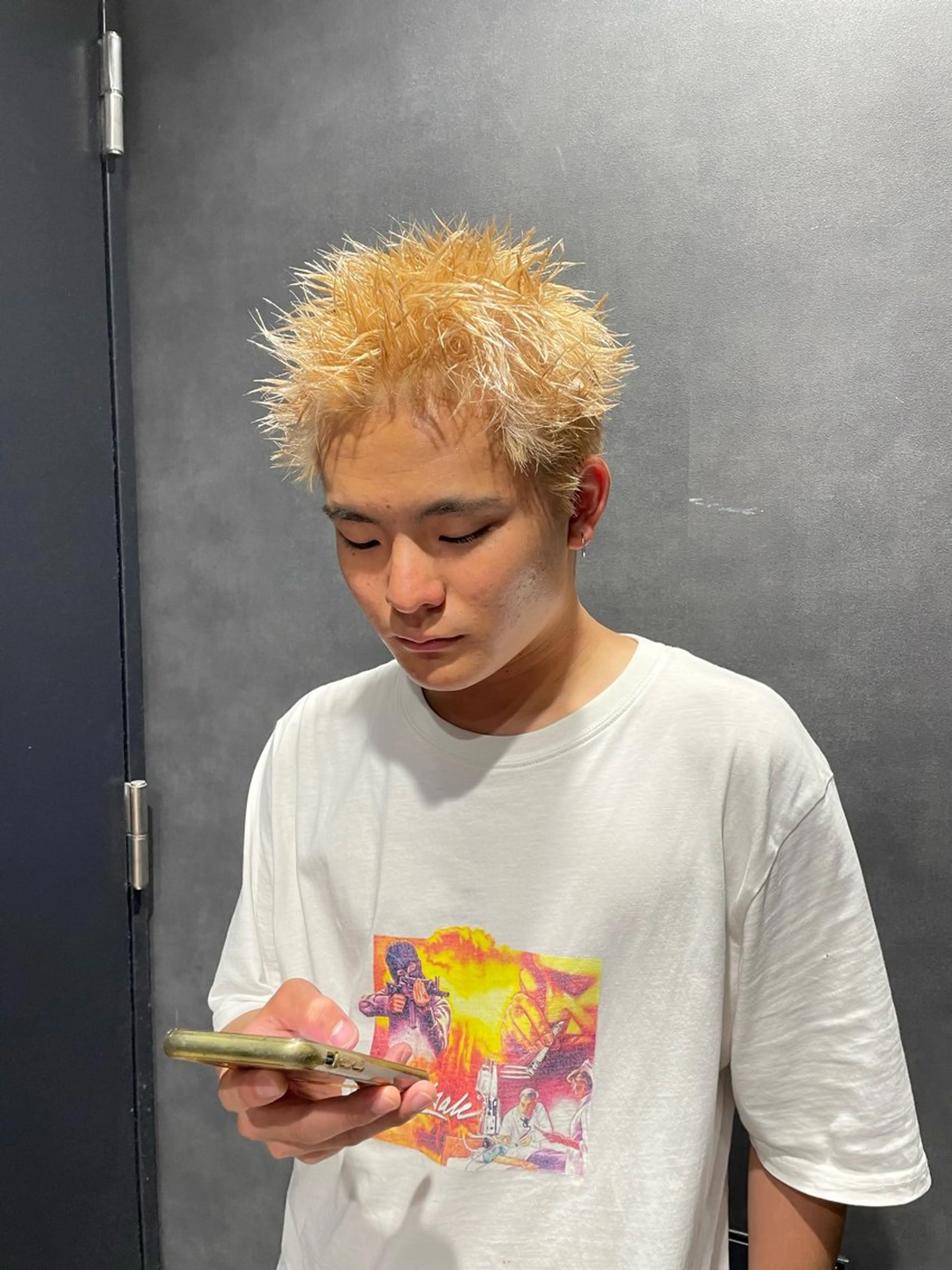 ショート カラー メンズ メンズハイトーン スパイキーショート ハイトーンカラー ショートヘア カット ヘアカラー 垢抜けハイトーン☀／ 笑顔の美容師／しゅんのヘアスタイル