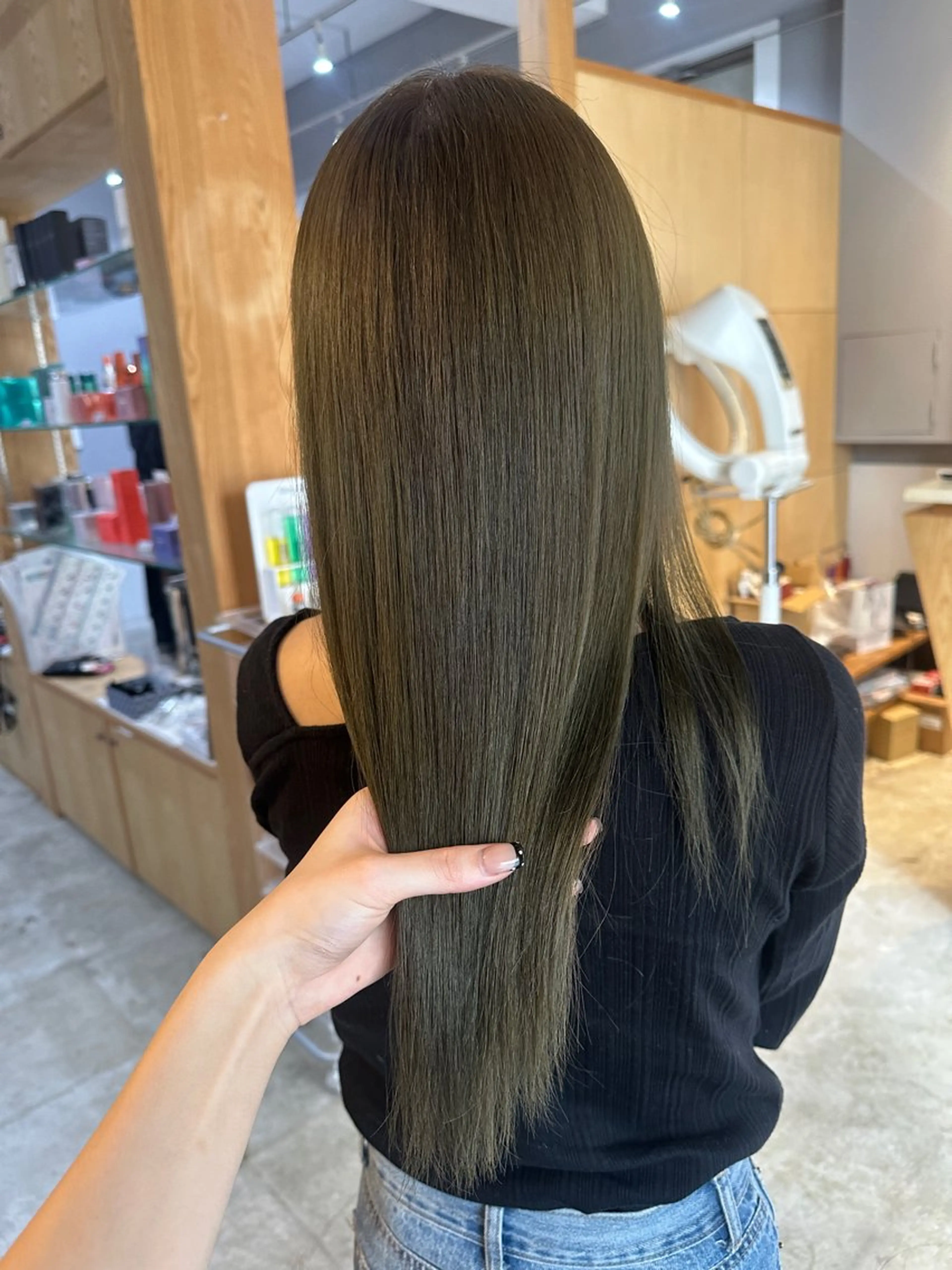 ミディアム ヘアカラー トリートメント miloc MOMOKAのヘアスタイル