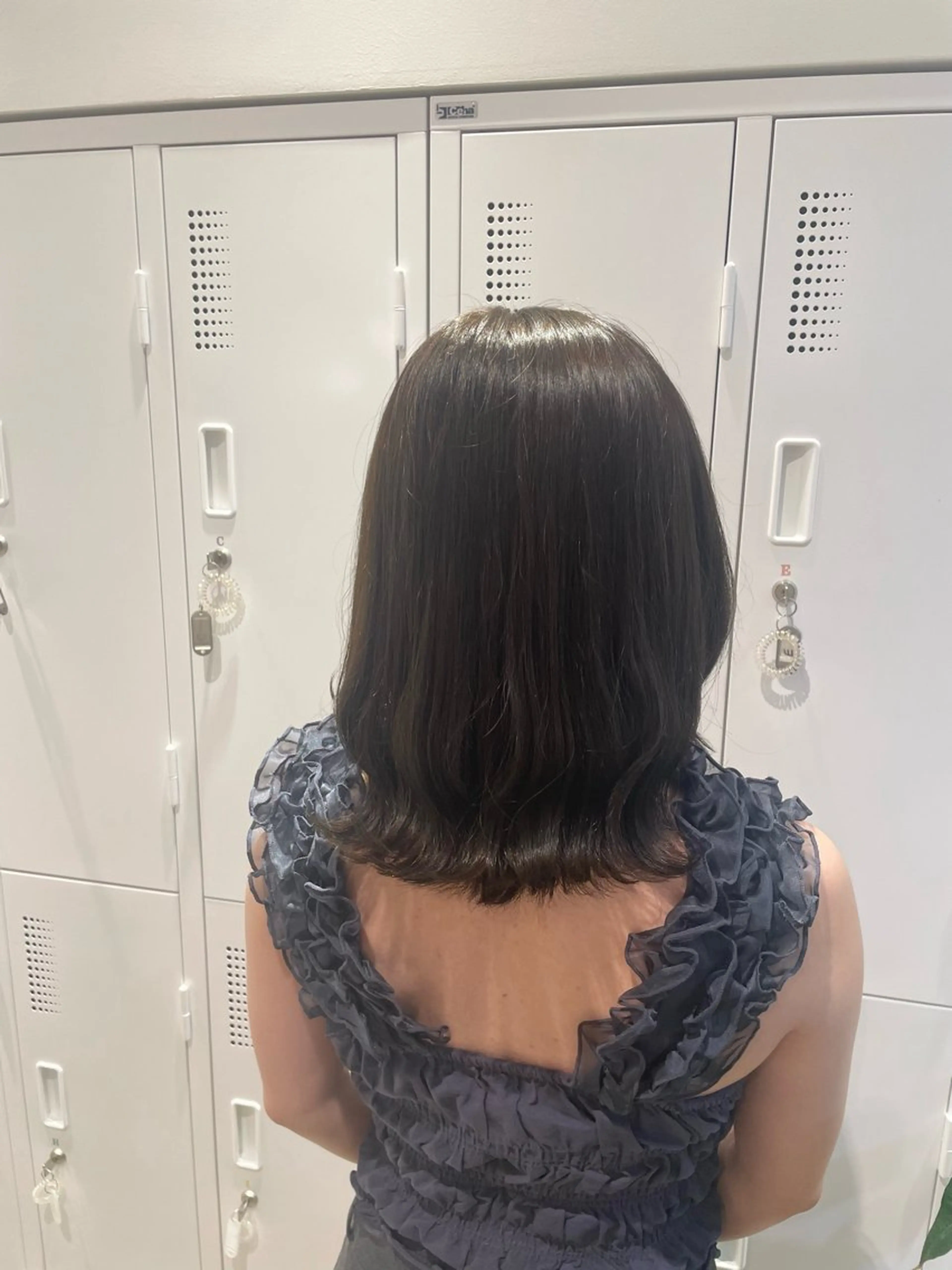 ミディアム カット ヘアカラー ヘアーズボウリアン所属・細谷 陽向のヘアスタイル